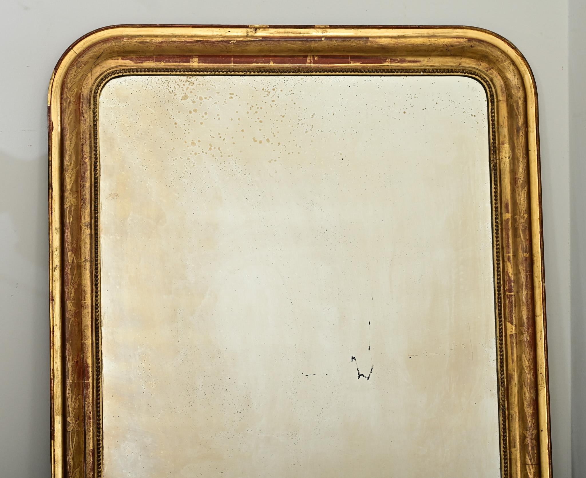 Francese Specchio francese Louis Philippe dorato del XIX secolo