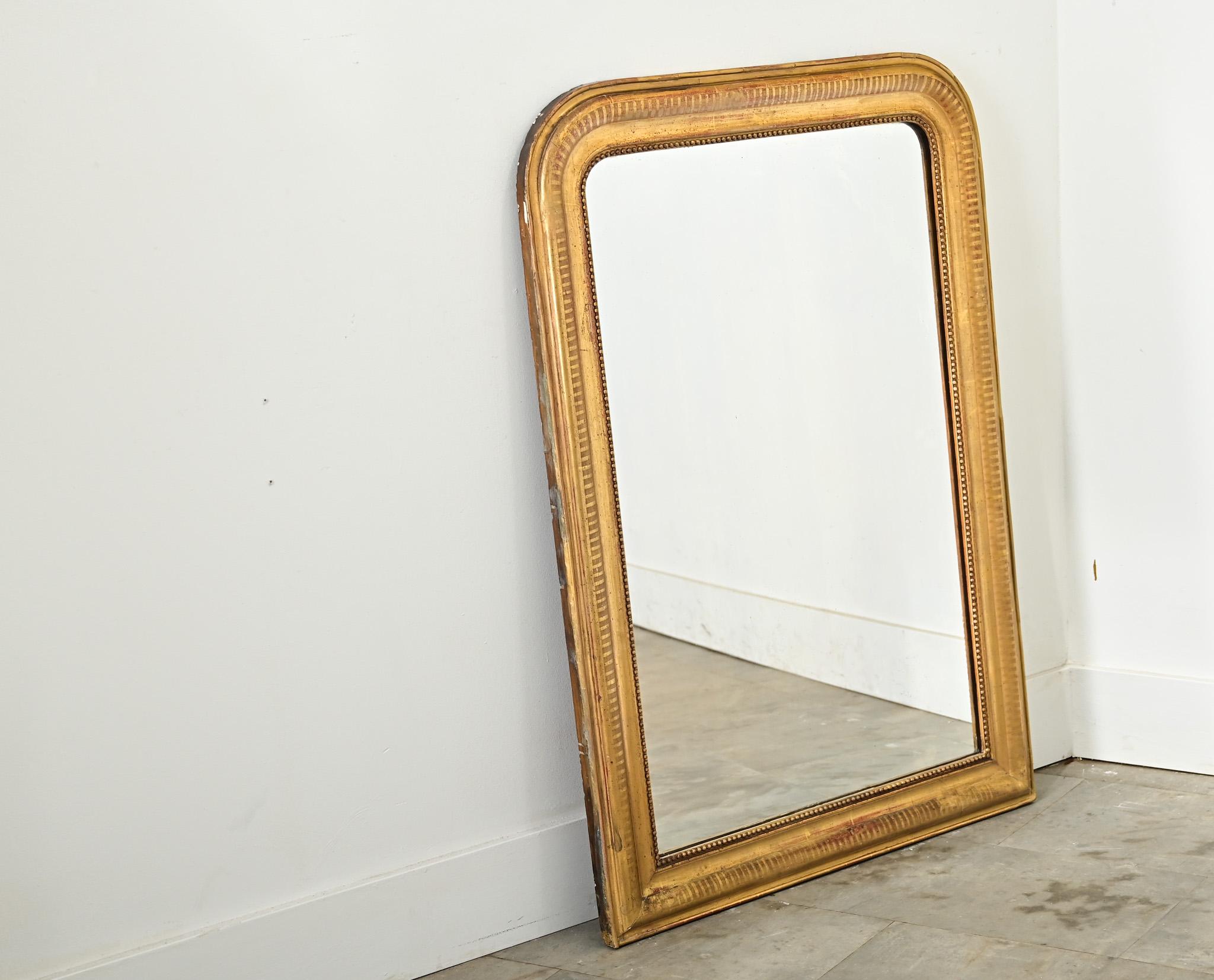 Miroir Louis Philippe français du 19ème siècle doré à l'or en vente 1