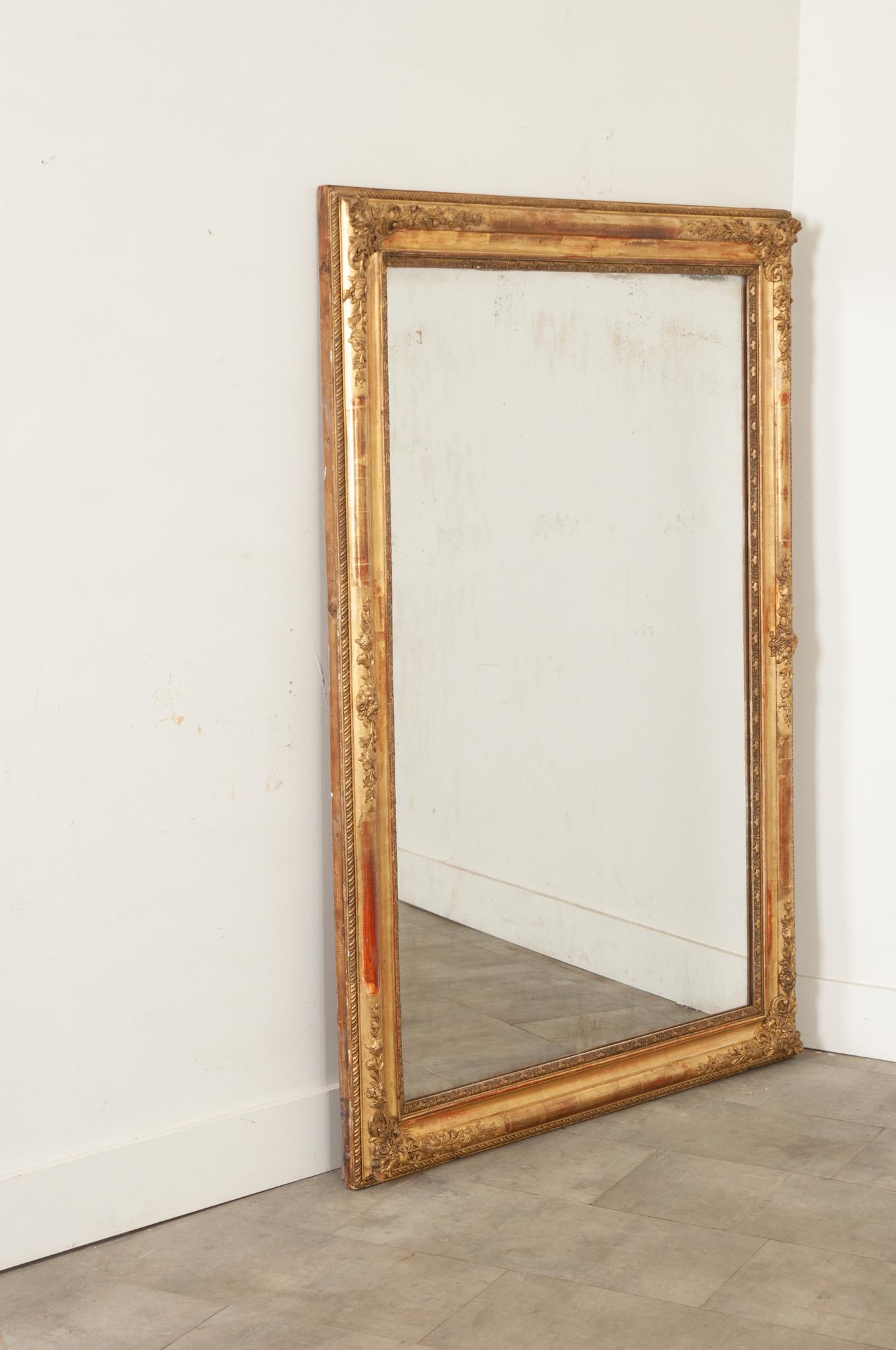 French 19th Century Gold Gilt Mirror For Sale 5