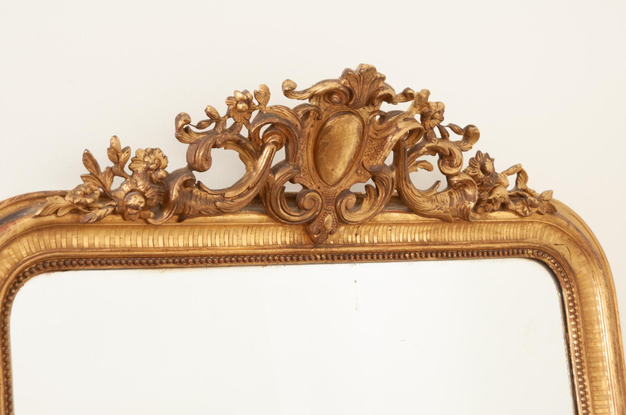 Hand-Carved French 19th Century Gold Gilt Mirror For Sale