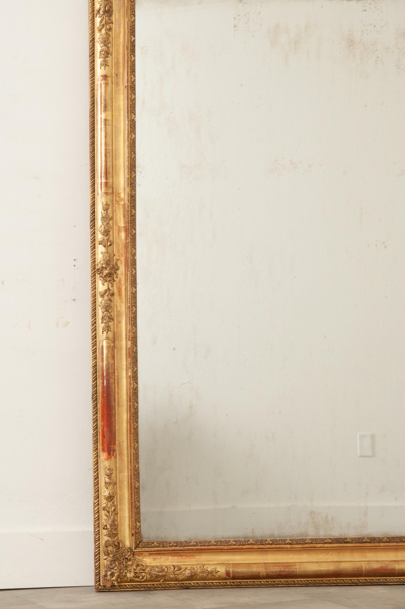 French 19th Century Gold Gilt Mirror For Sale 1