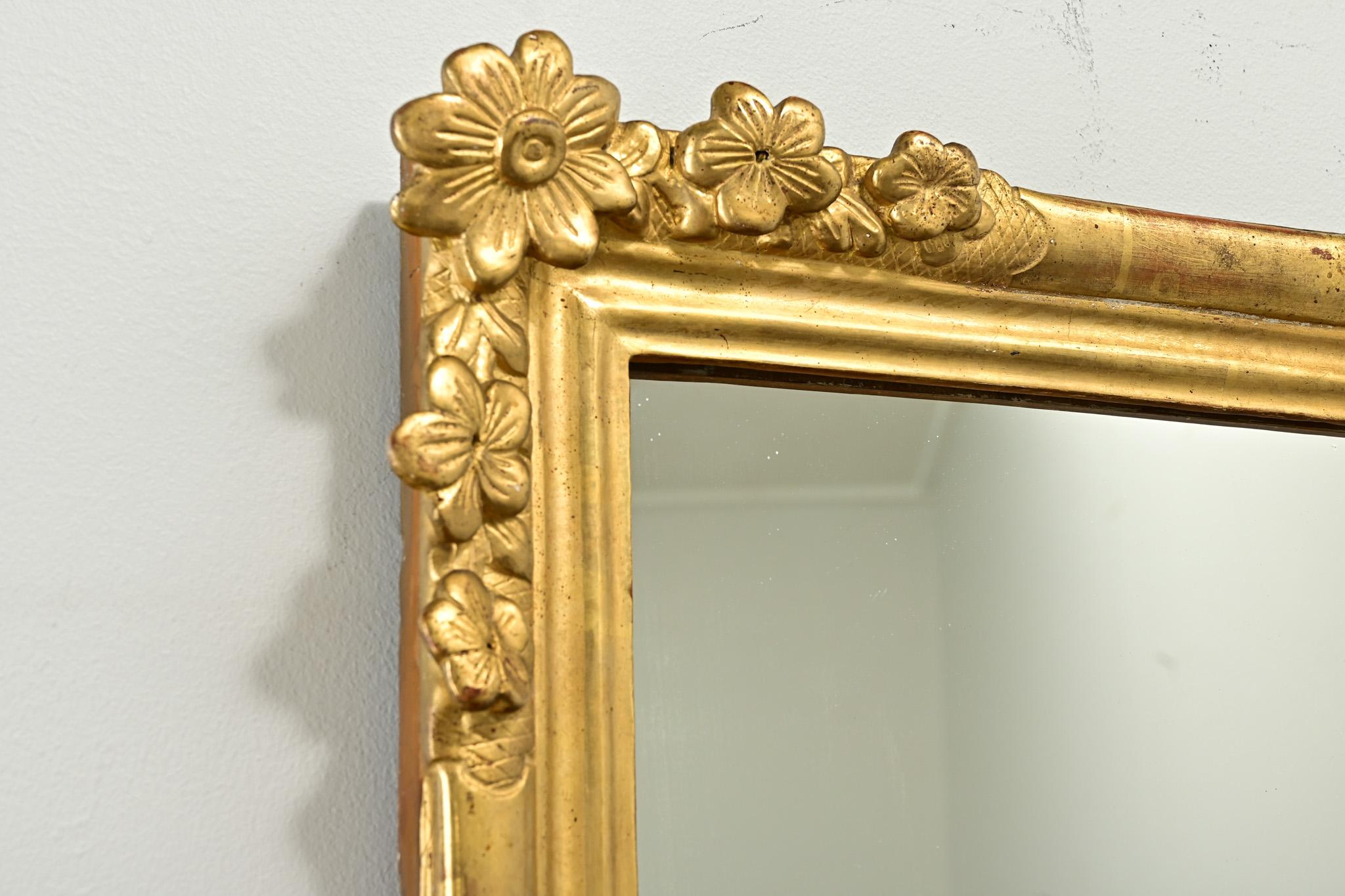 French 19th Century Gold Gilt Mirror with Flowers For Sale 3