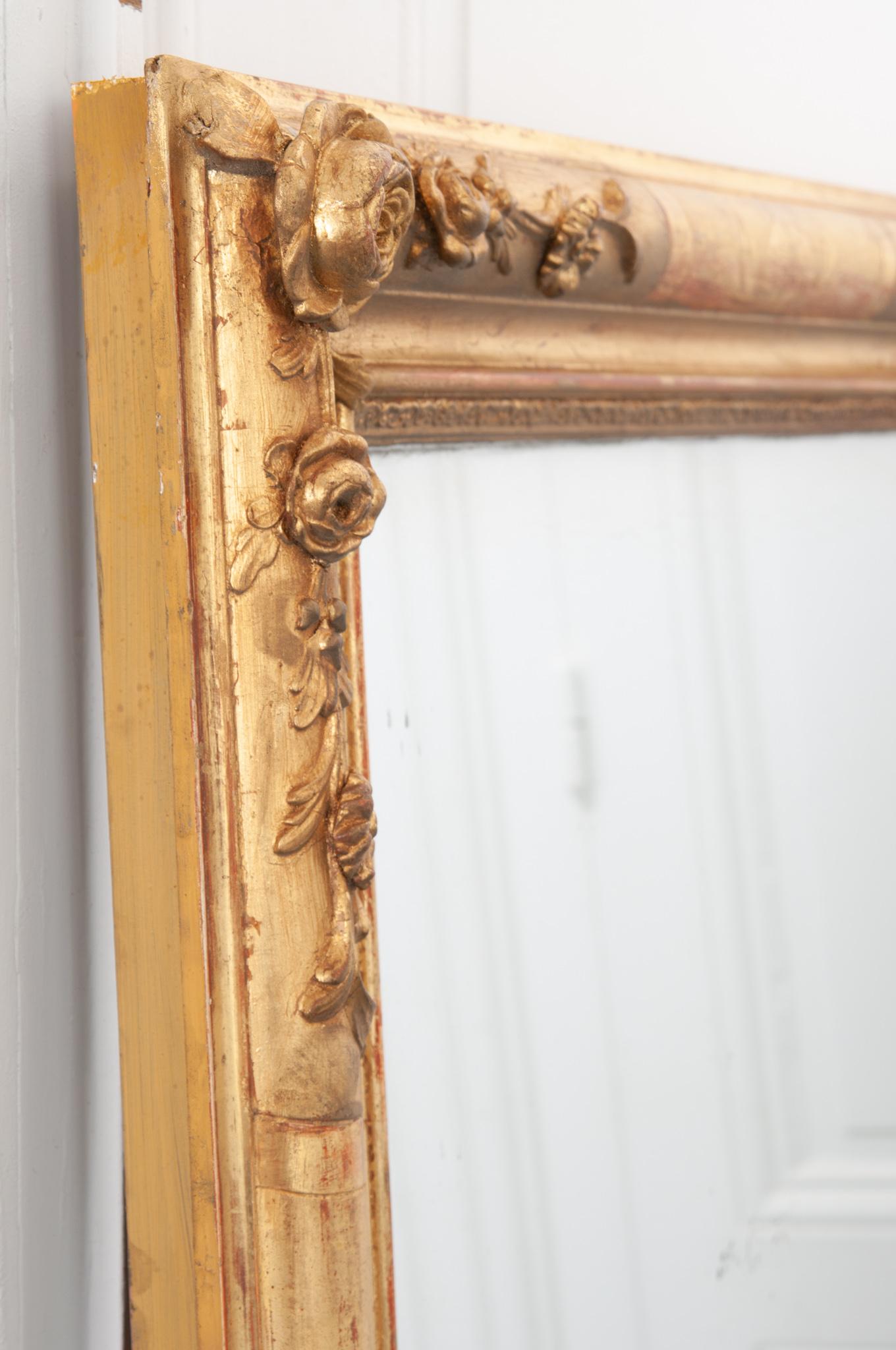 Verre Miroir inclinable français du 19ème siècle doré à l'or fin en vente
