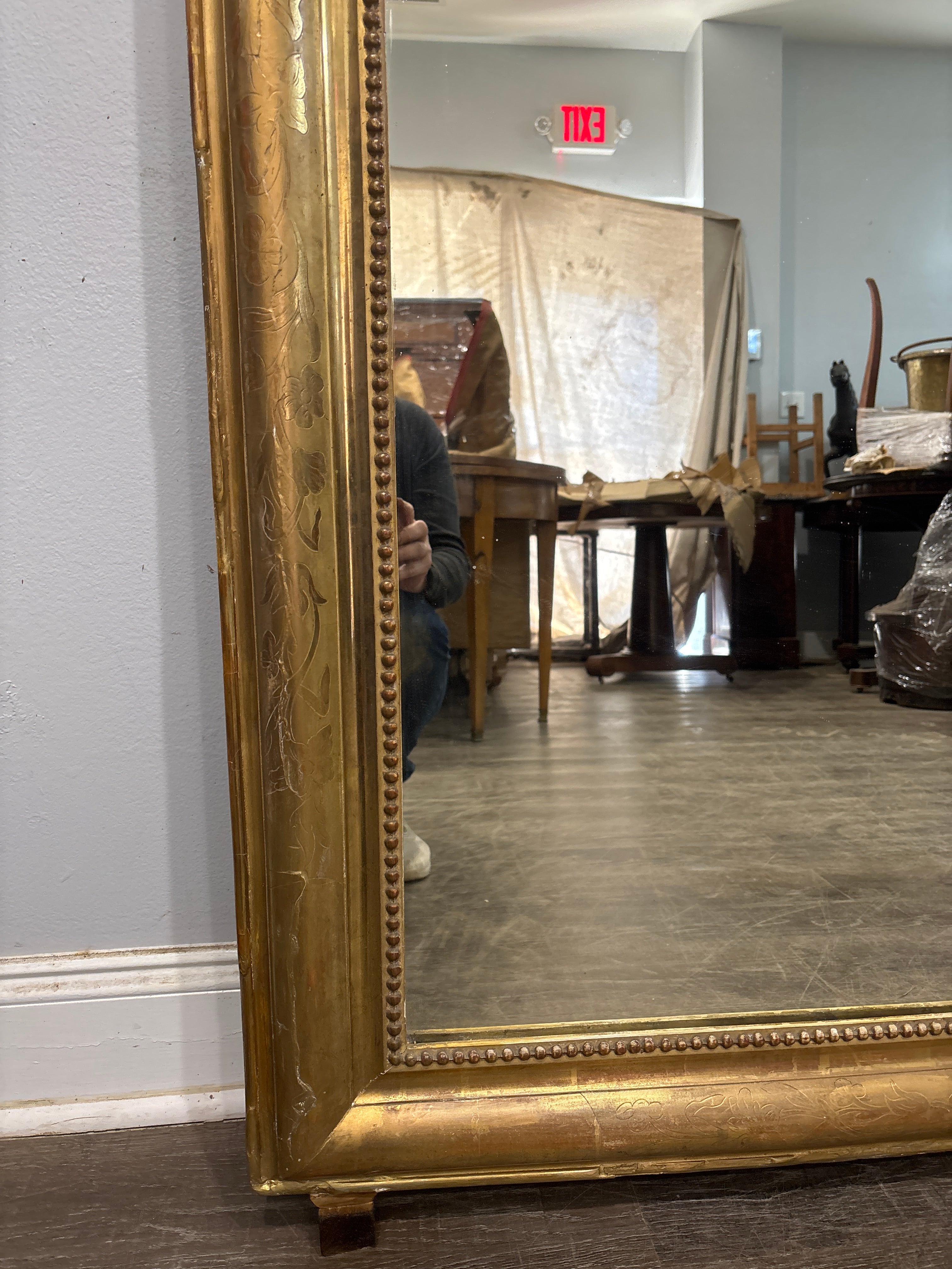 Specchio francese del XIX secolo in foglia d'oro in vendita 2