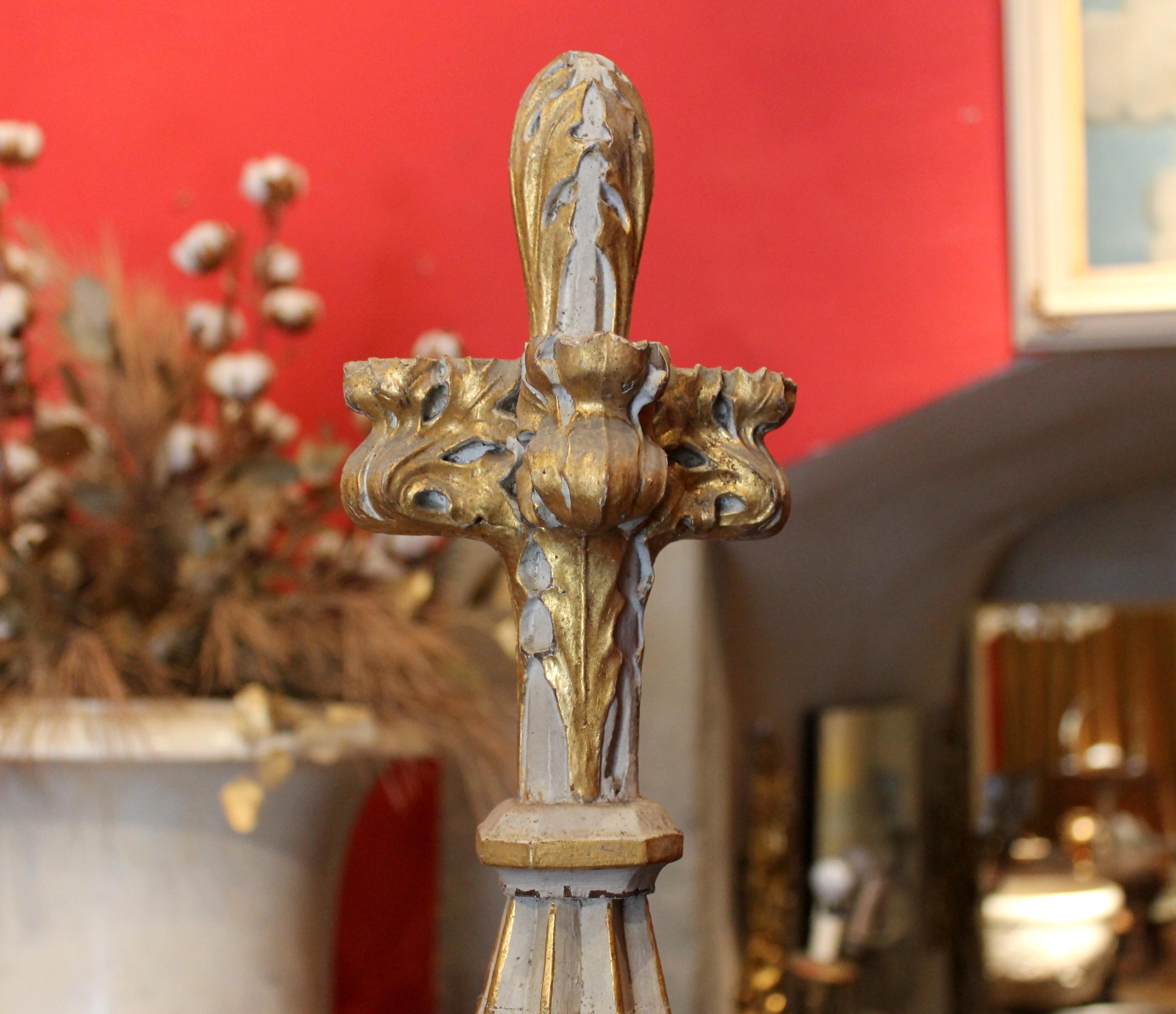 French 19th Century Gothic Revival Hand Carved, Lacquered, Parcel Giltwood Spire For Sale 4