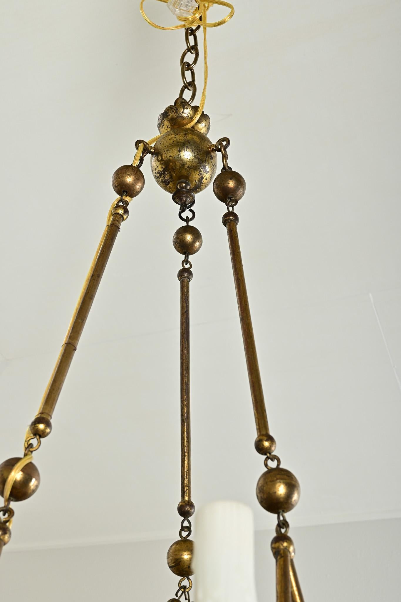Lampadario francese in ottone in stile gotico del XIX secolo in vendita 8