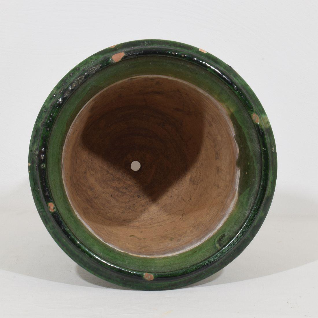 Französisches Castelnaudary-Pflanzgefäß/Vase aus grün glasiertem Steingut, 19. Jahrhundert im Angebot 7