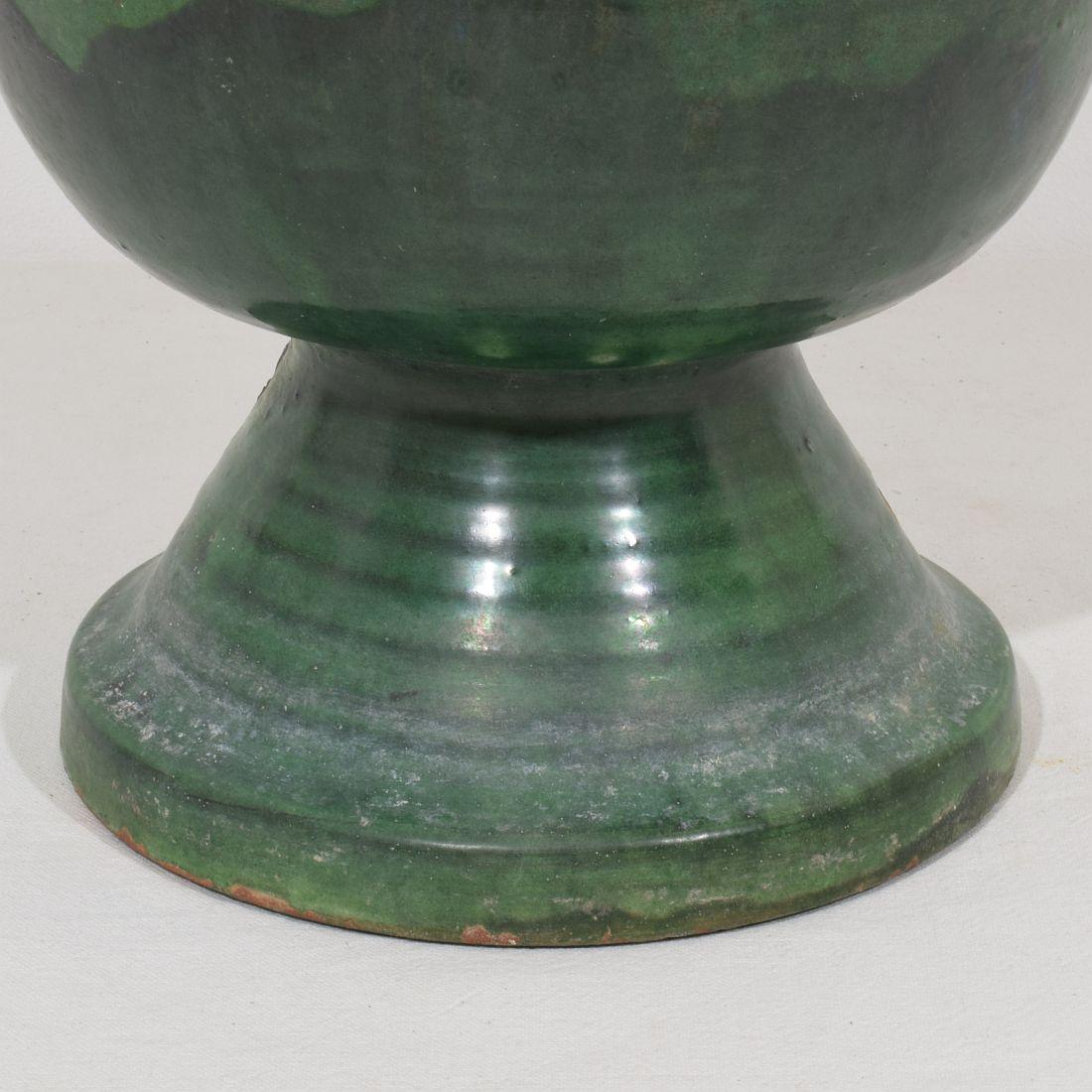 Französisches Castelnaudary-Pflanzgefäß/Vase aus grün glasiertem Steingut, 19. Jahrhundert im Angebot 3