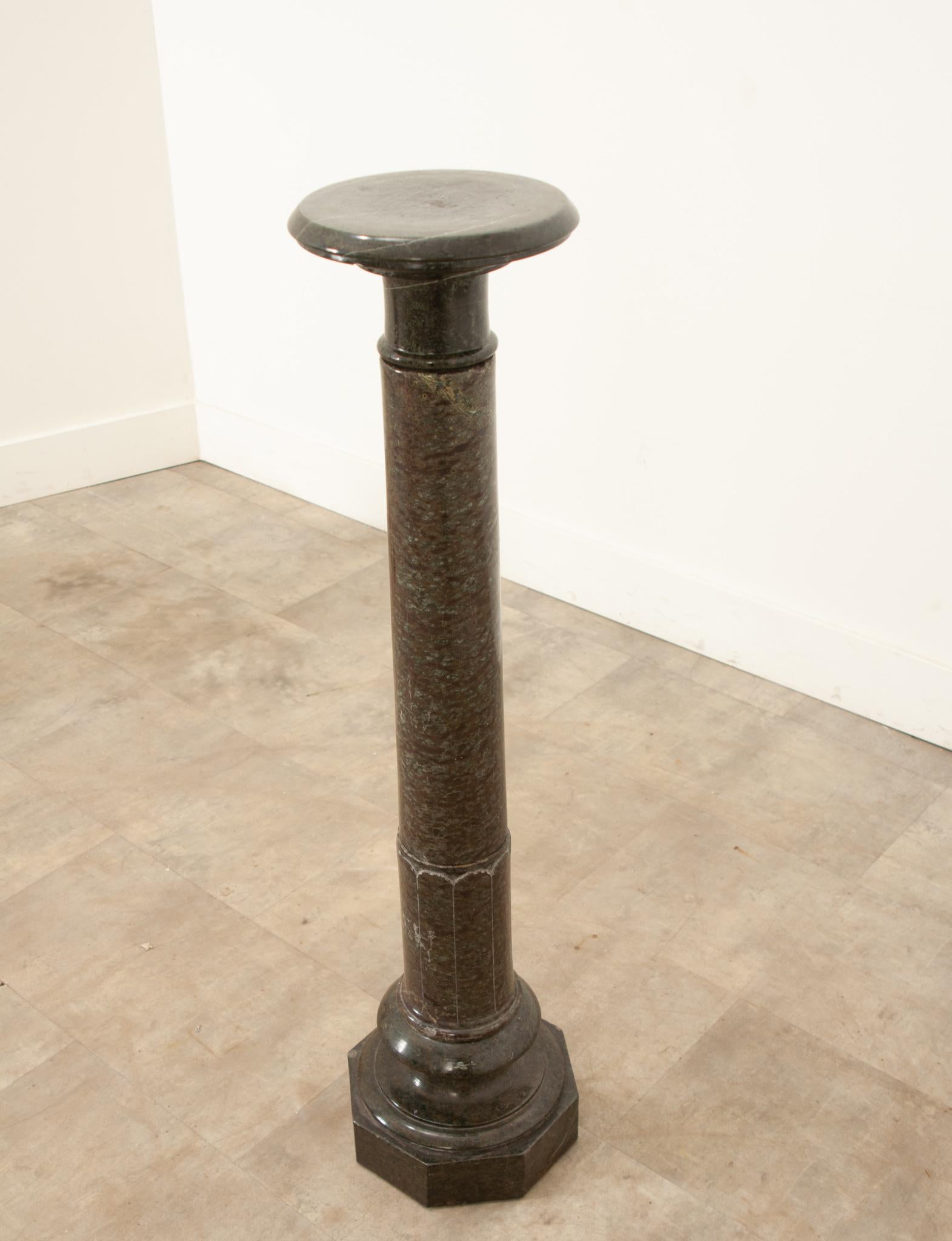 French 19th Century Green Marble Carved Pedestal For Sale 1