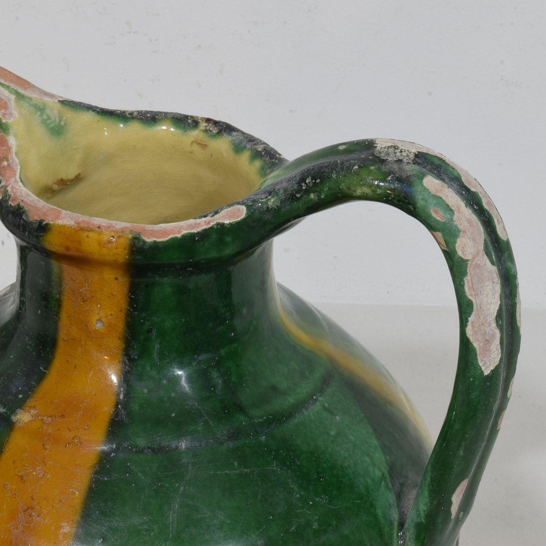 Jarro o Cruche de Agua de Terracota Esmaltada Verde / Amarilla 'Orjol', Francés, Siglo XIX en venta 4