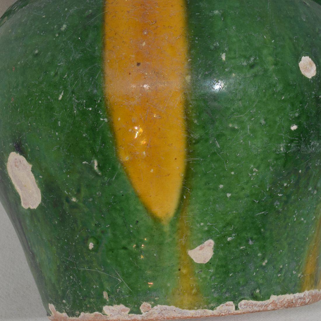 Pichet ou cruche à eau Orjol en terre cuite émaillée verte/jaune du 19ème siècle en vente 3