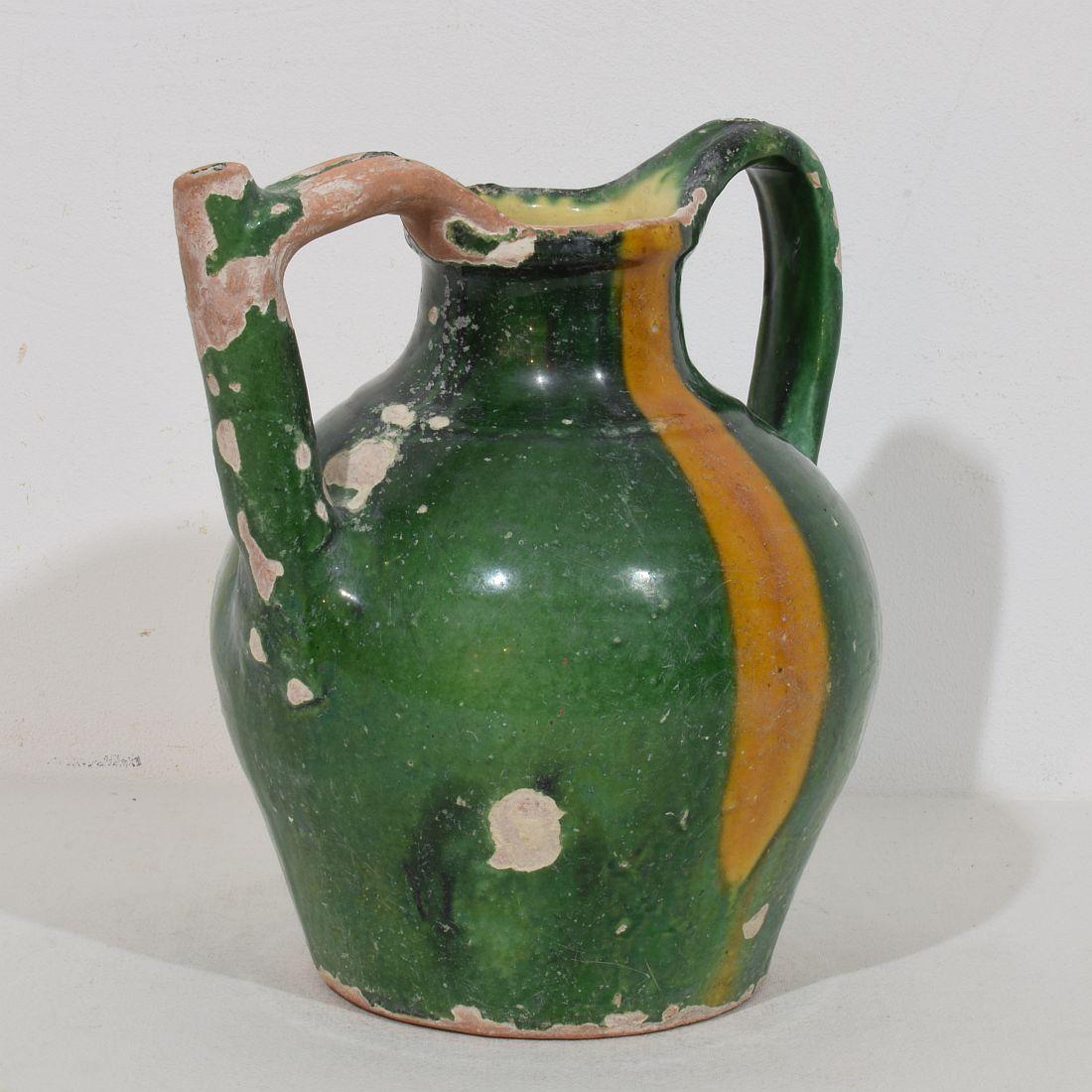 Jarro o Cruche de Agua de Terracota Esmaltada Verde / Amarilla 'Orjol', Francés, Siglo XIX Provincial francés en venta