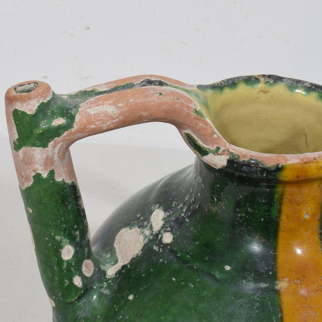 Jarro o Cruche de Agua de Terracota Esmaltada Verde / Amarilla 'Orjol', Francés, Siglo XIX en venta 3