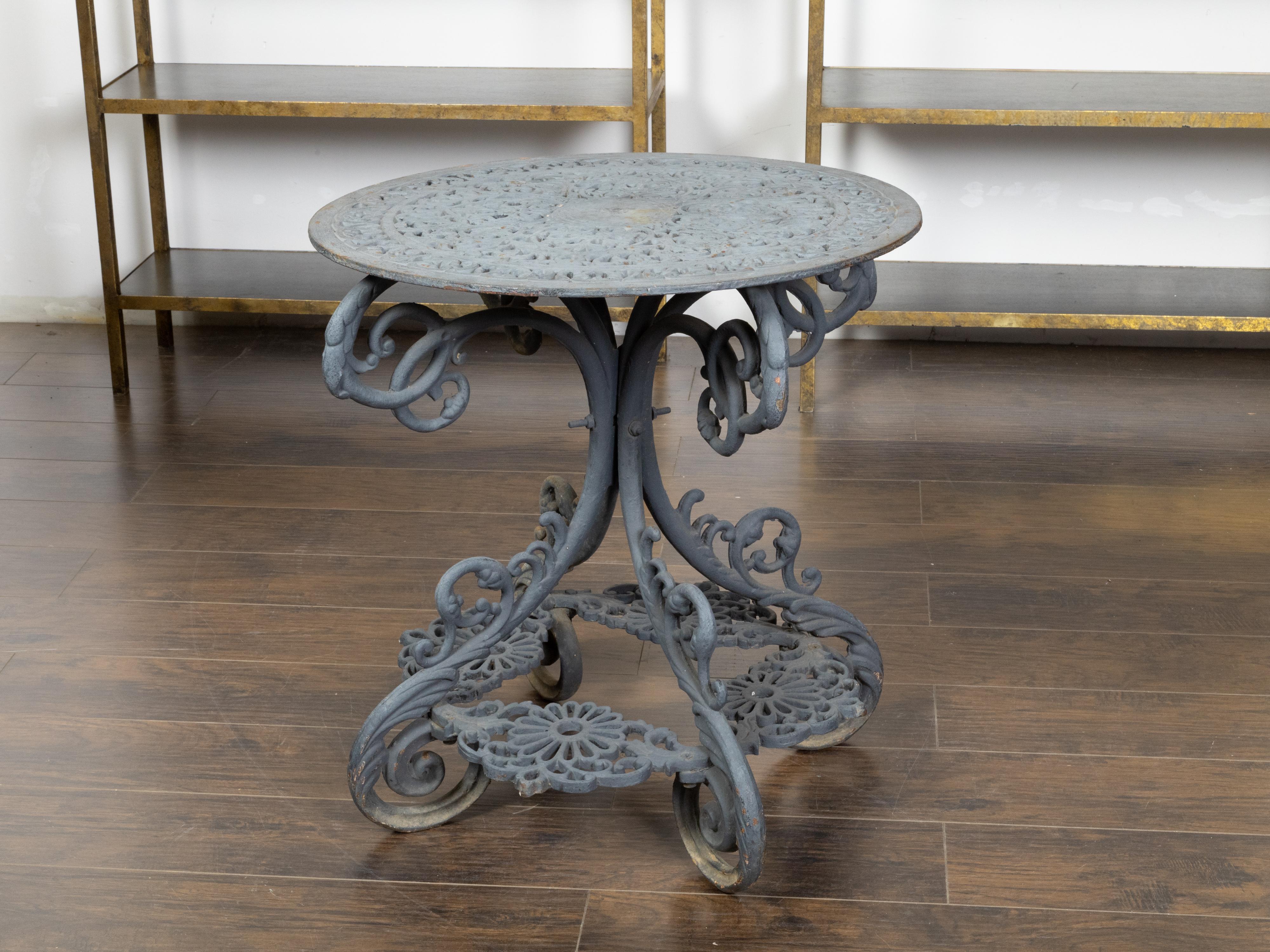 French 19th Century Grey Painted Iron Garden Table with Openwork Floral Top In Good Condition In Atlanta, GA
