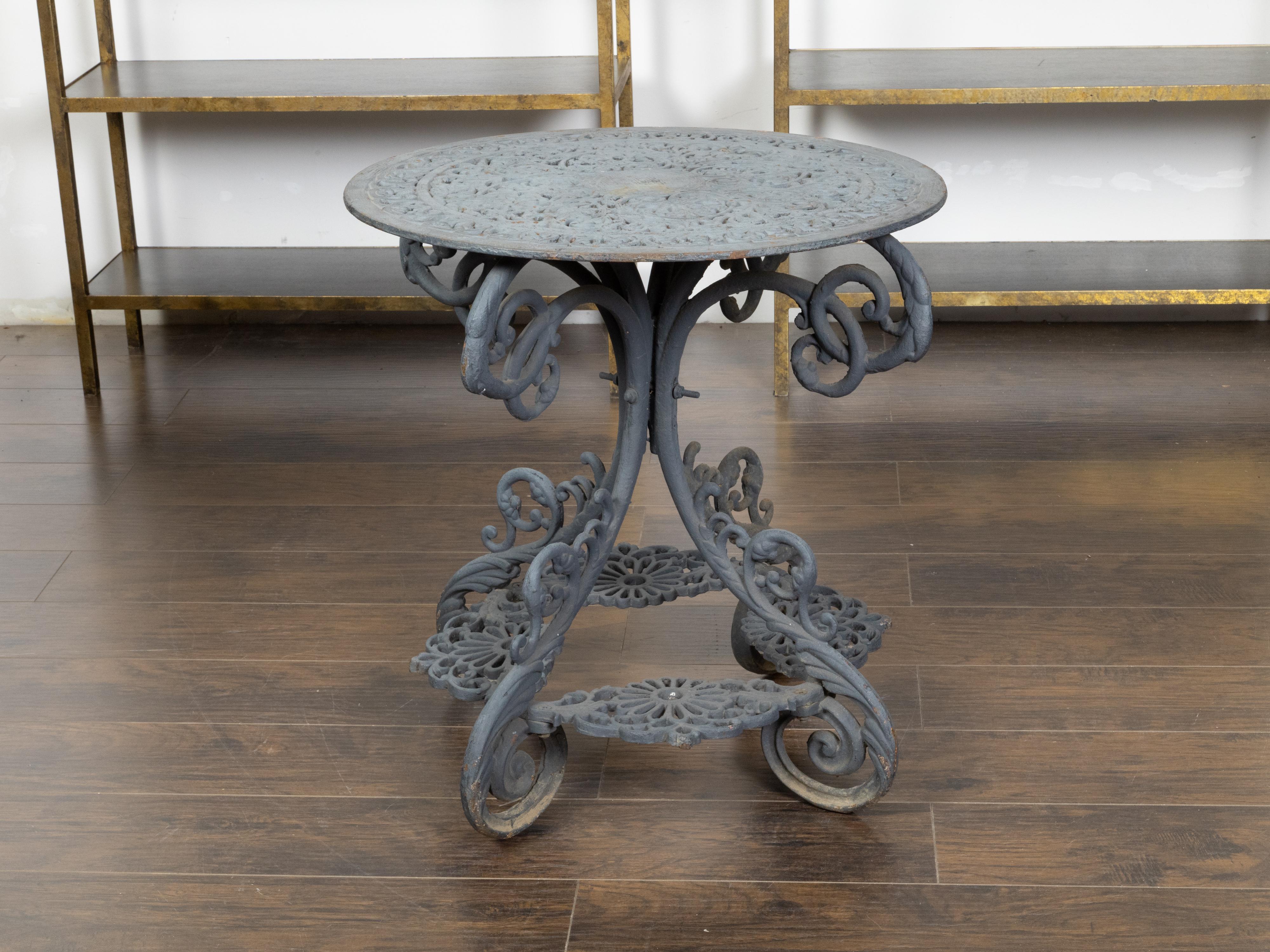 French 19th Century Grey Painted Iron Garden Table with Openwork Floral Top 3