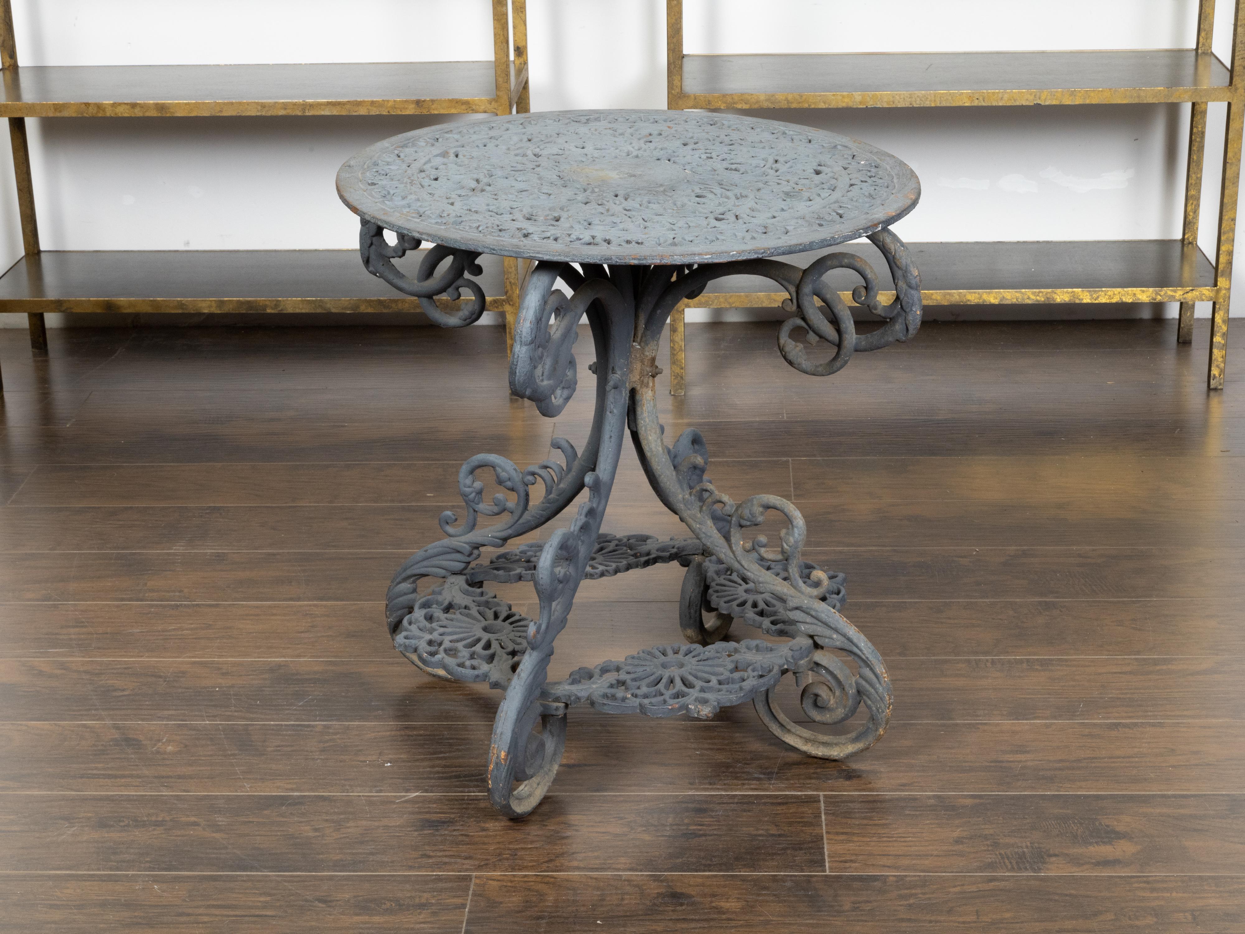 French 19th Century Grey Painted Iron Garden Table with Openwork Floral Top 4