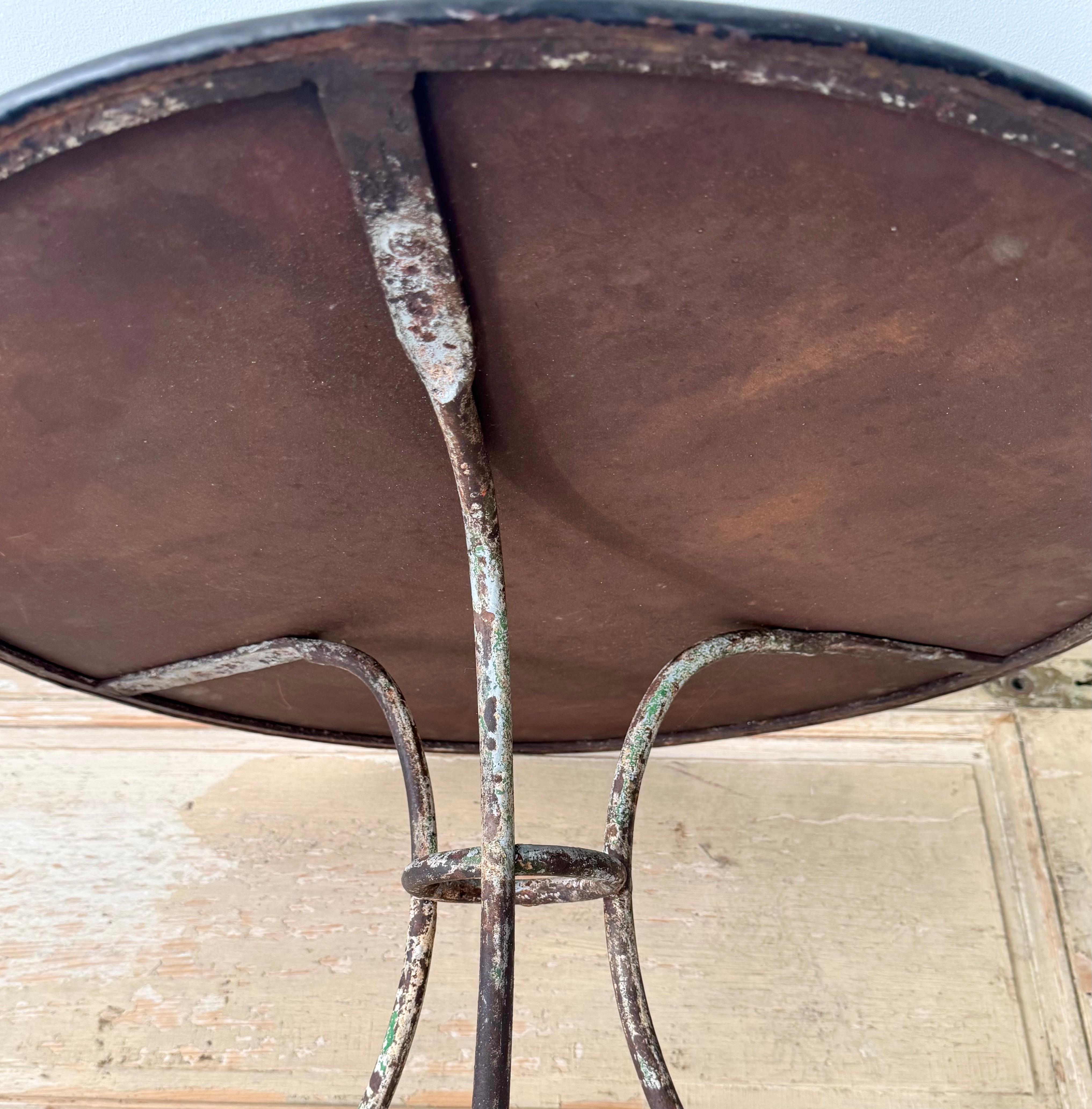 French 19th Century Guéridon Base Bistro Table in vendita 6