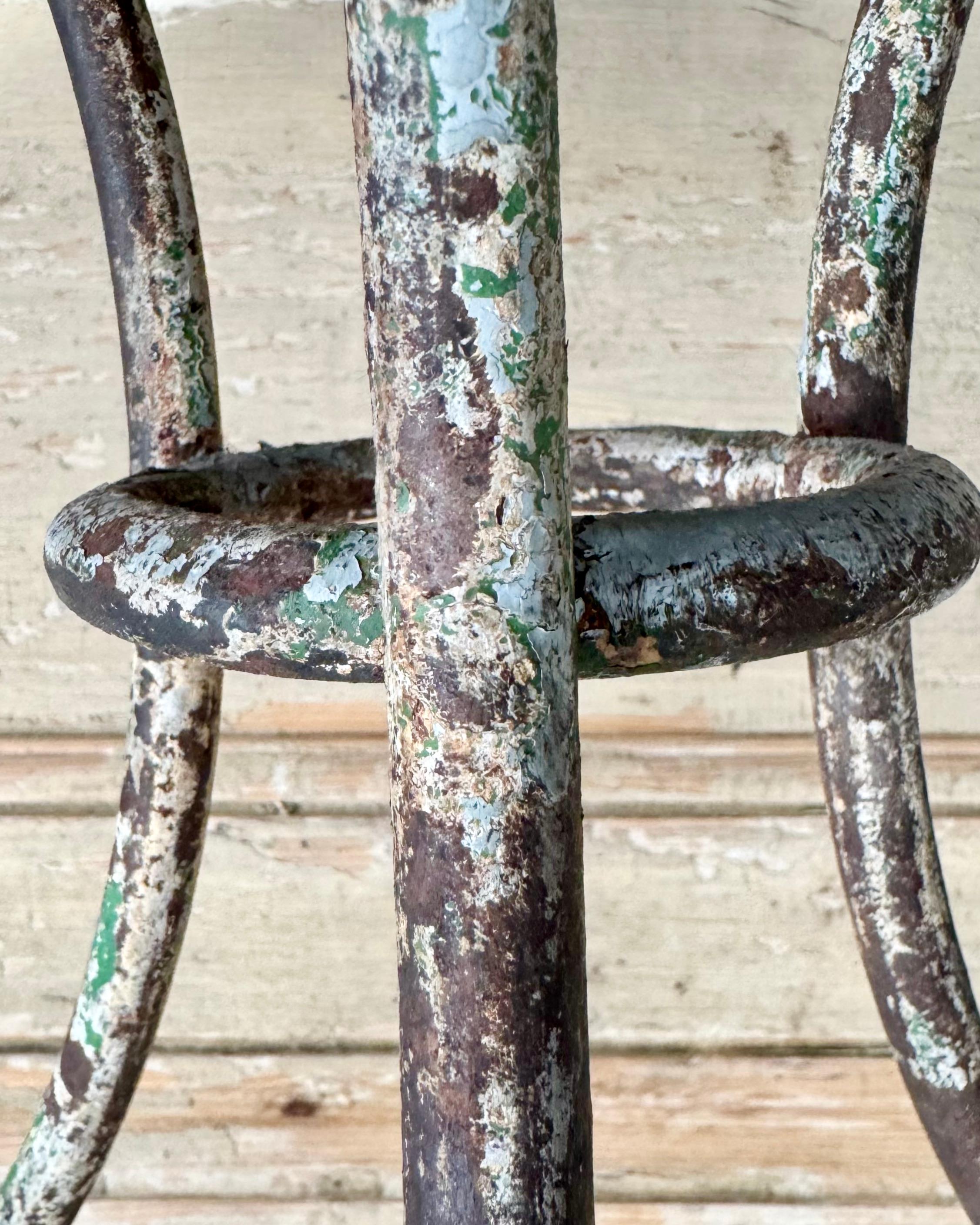 Metallo French 19th Century Guéridon Base Bistro Table in vendita
