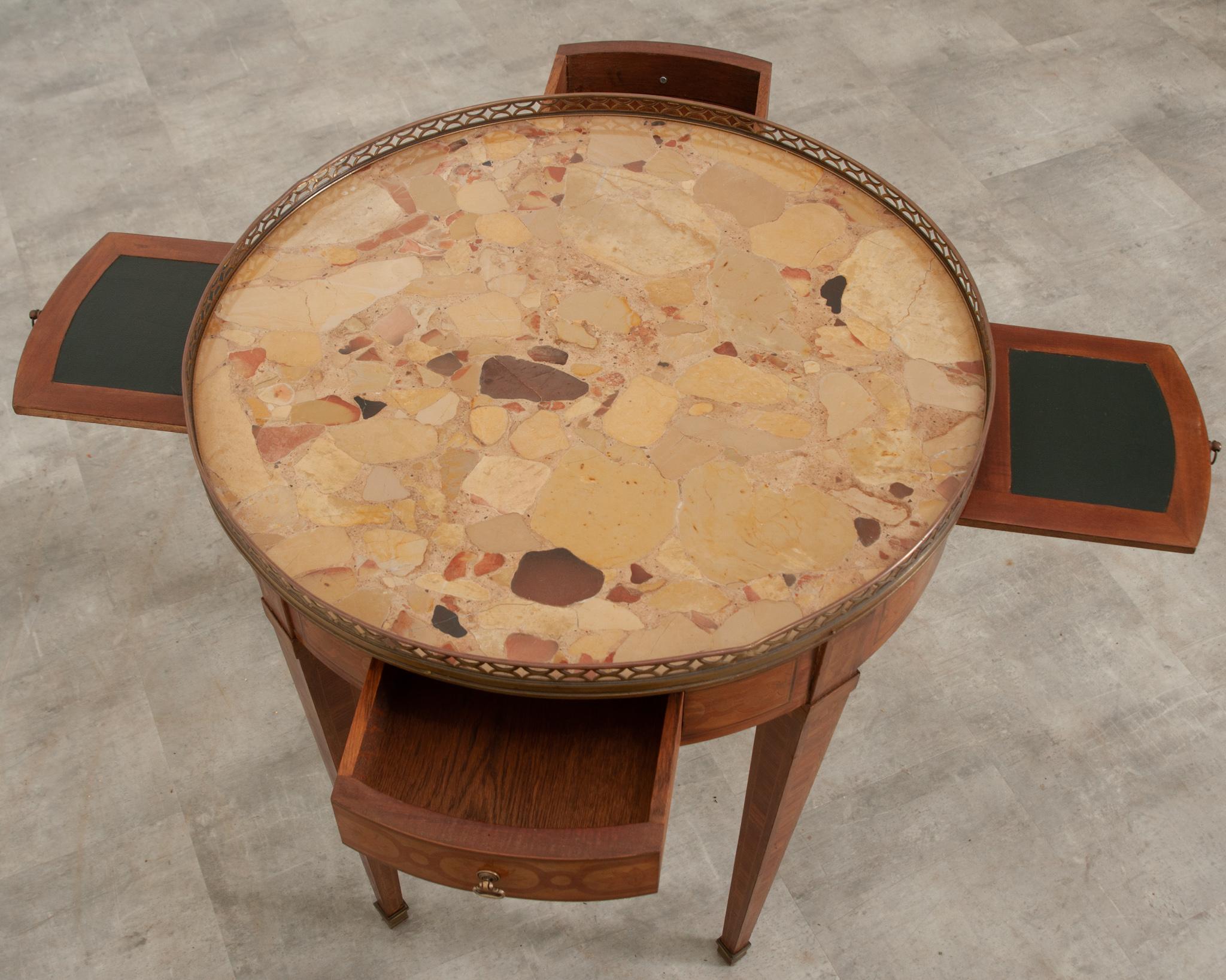 Französischer Spieltisch mit Gueridon-Intarsien, 19. Jahrhundert (Sonstiges) im Angebot