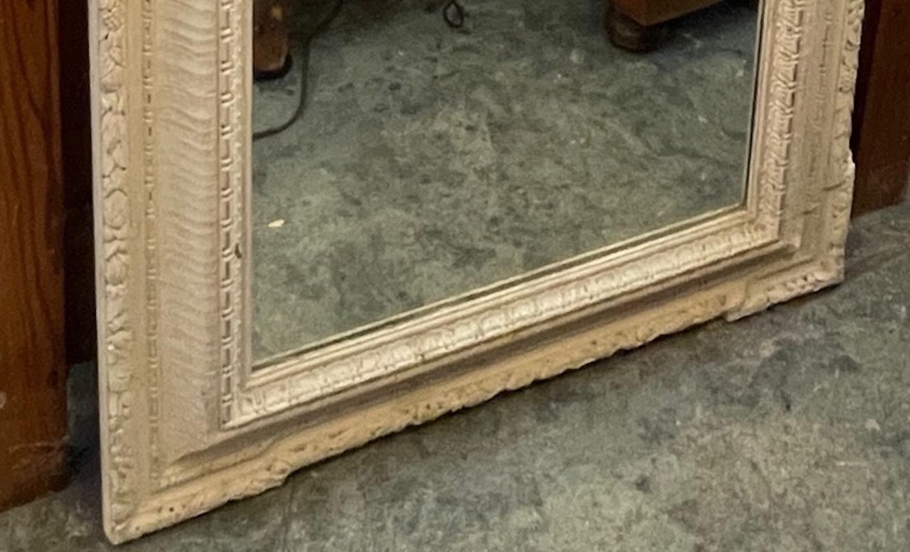 French 19th Century Hand-Craved Hand-Painted Wood Framed Mirror For Sale 1