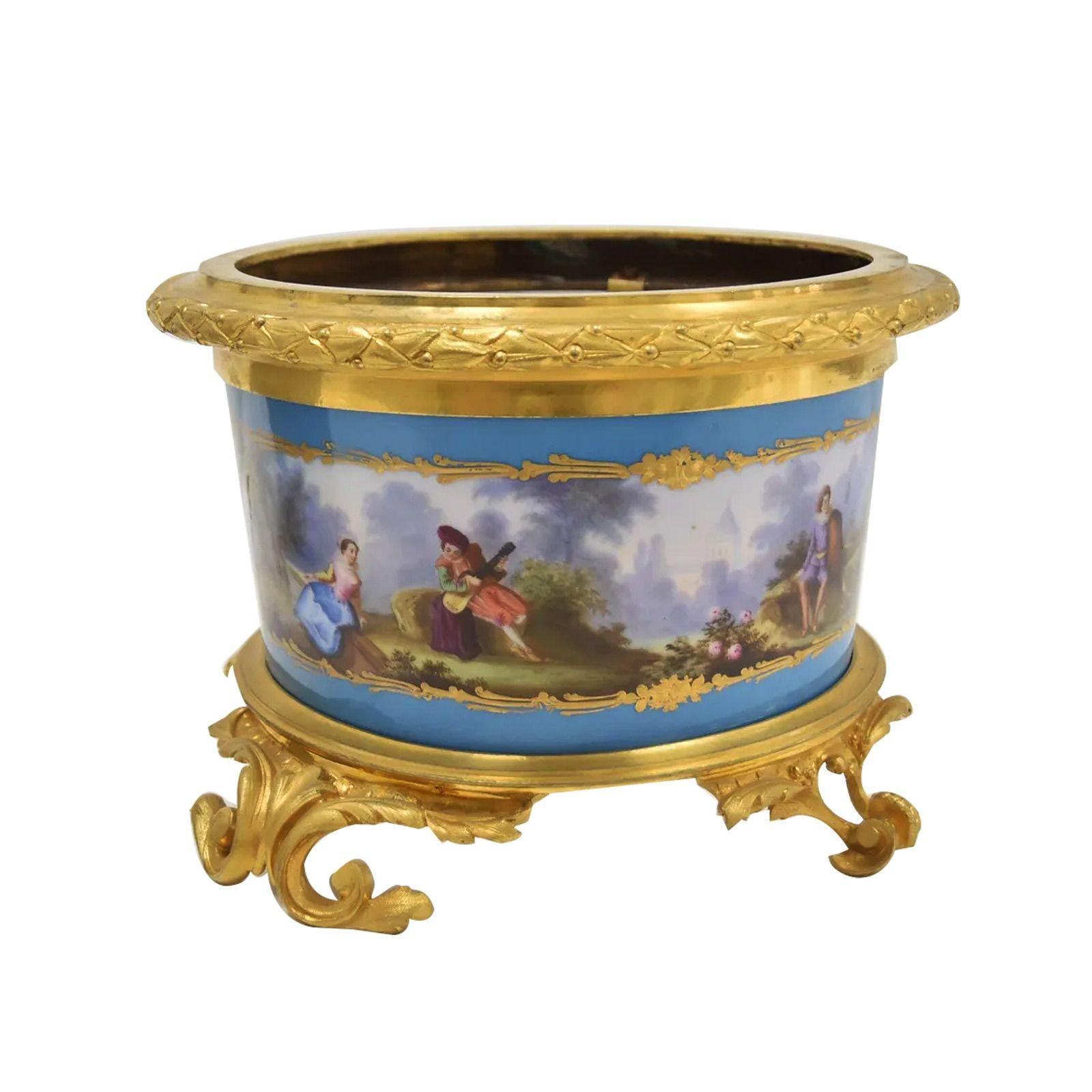 French 19th Century Hand Painted Sevres & Bronze Mounted Planter In Good Condition For Sale In Los Angeles, CA