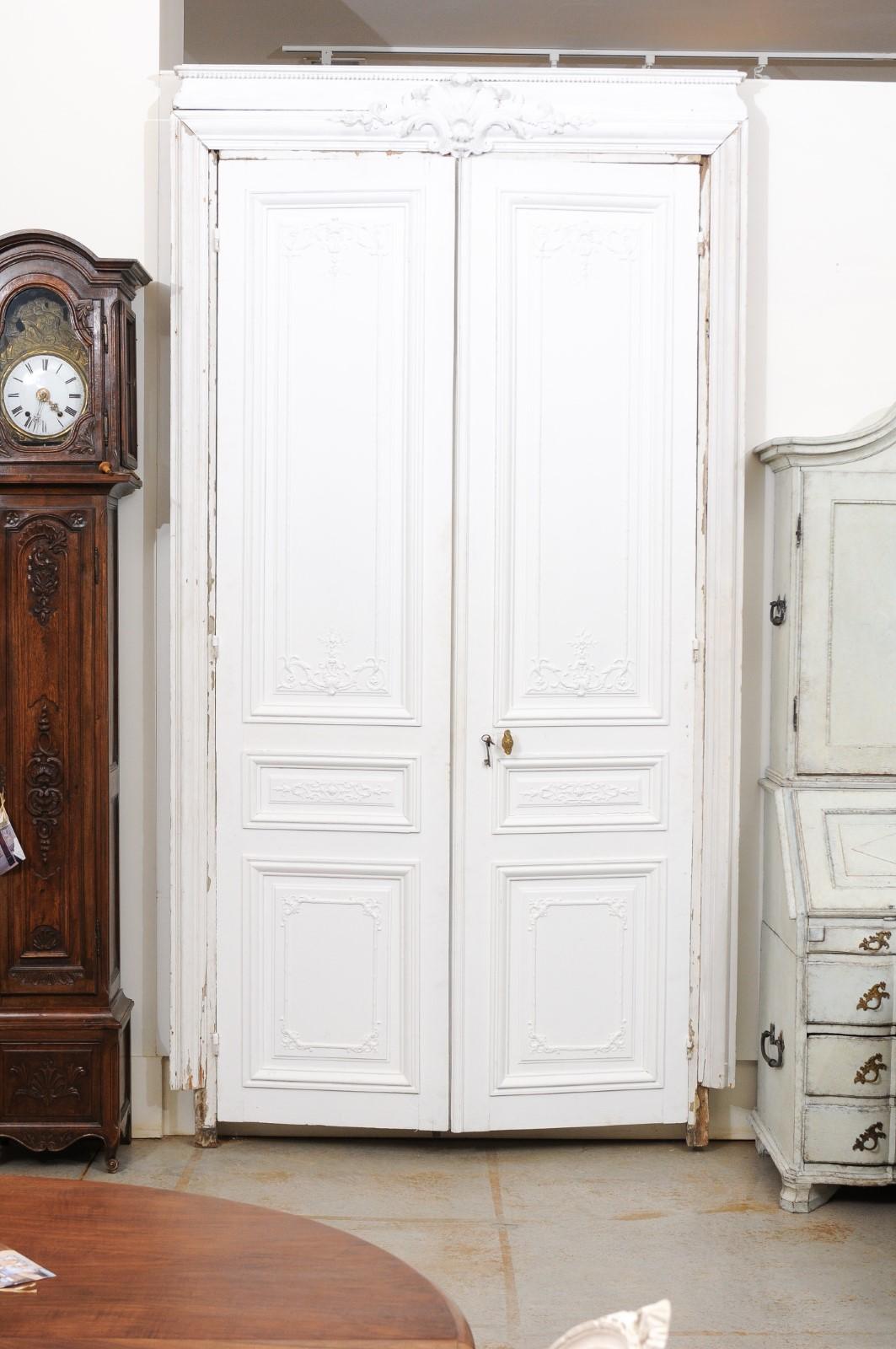French 19th Century Haussmann Painted Doors with Carved Foliage Motifs 9