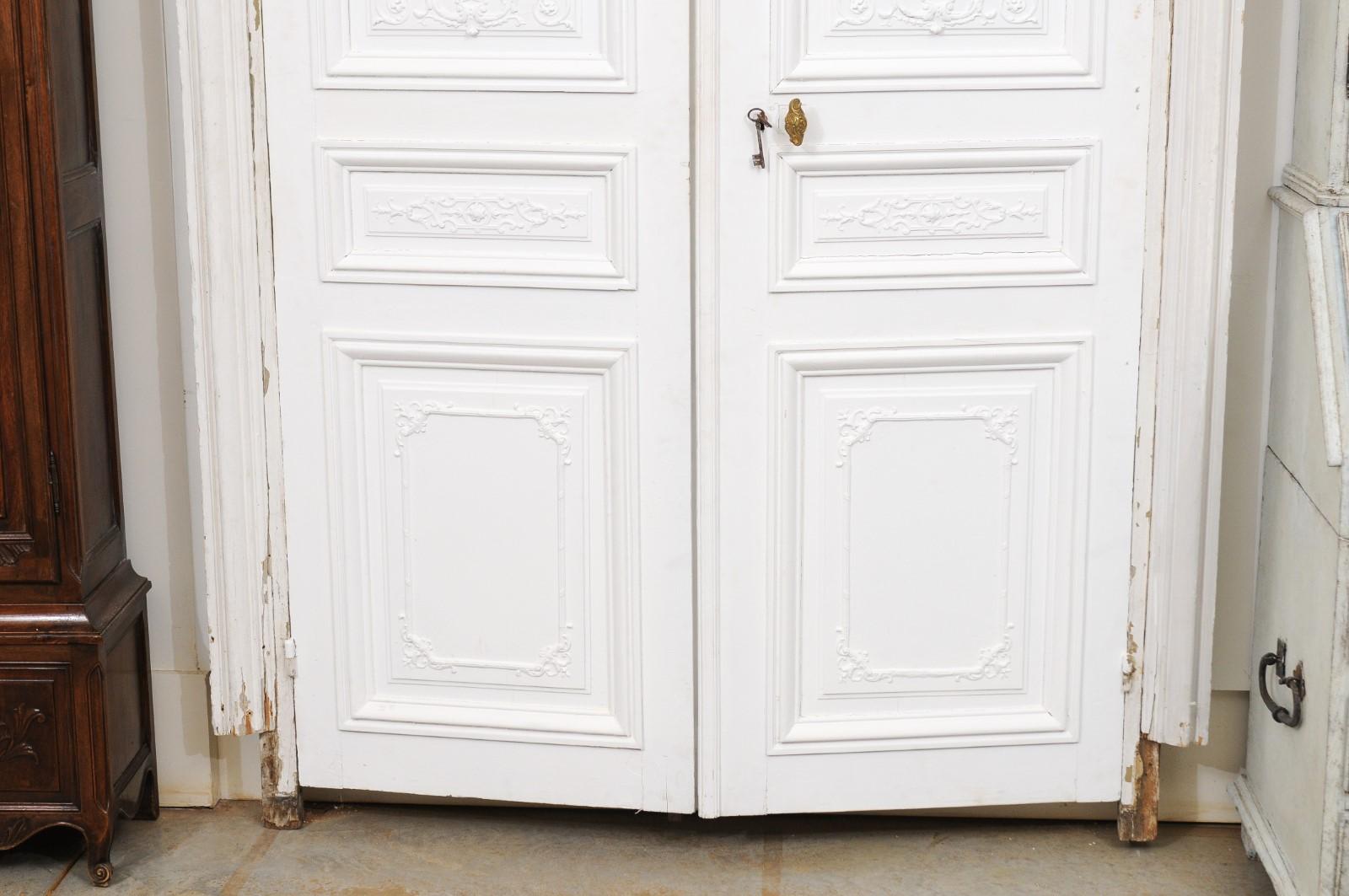French 19th Century Haussmann Painted Doors with Carved Foliage Motifs 10