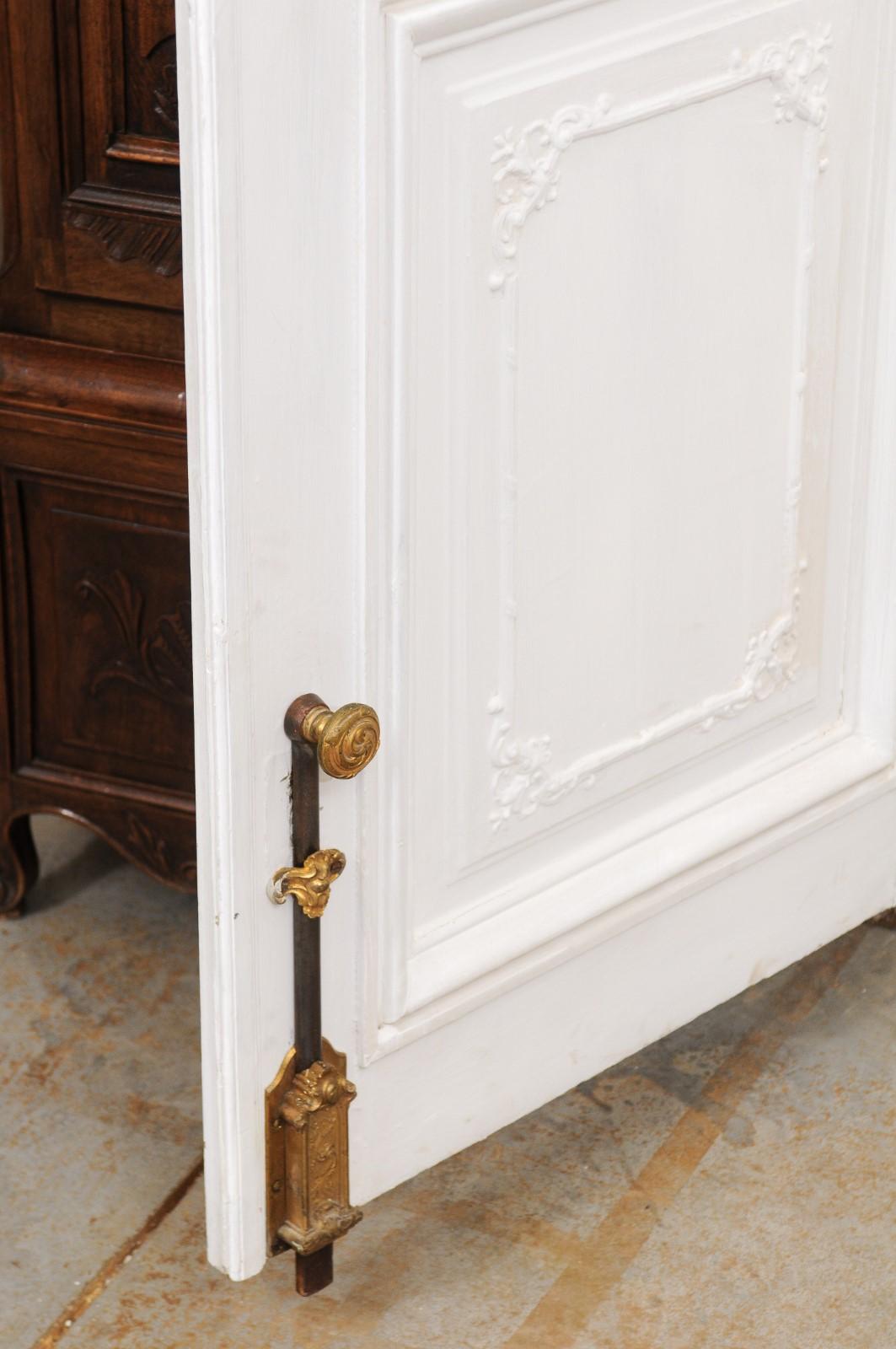 French 19th Century Haussmann Painted Doors with Carved Foliage Motifs 15