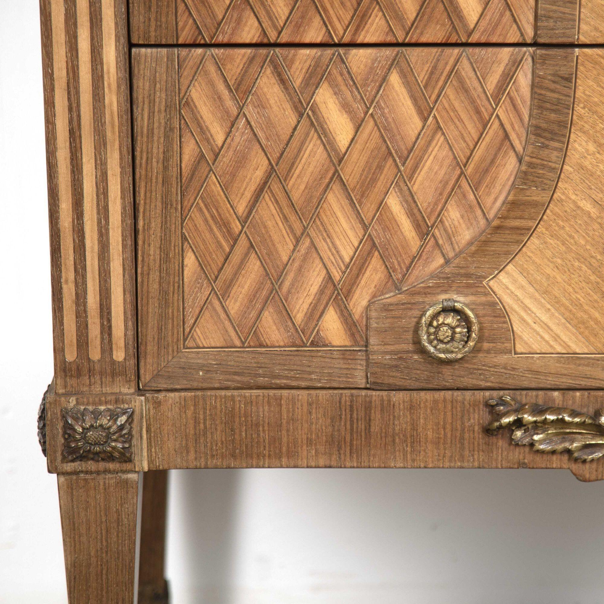French 19th Century Inlaid Commode For Sale 6