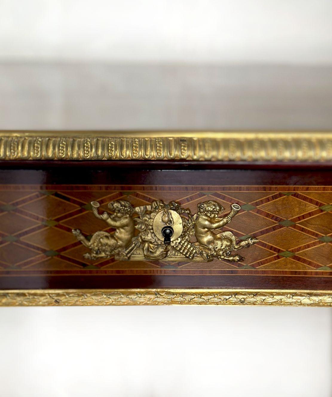 XIXe siècle Table incrustée française du 19ème siècle avec montures en bronze en vente