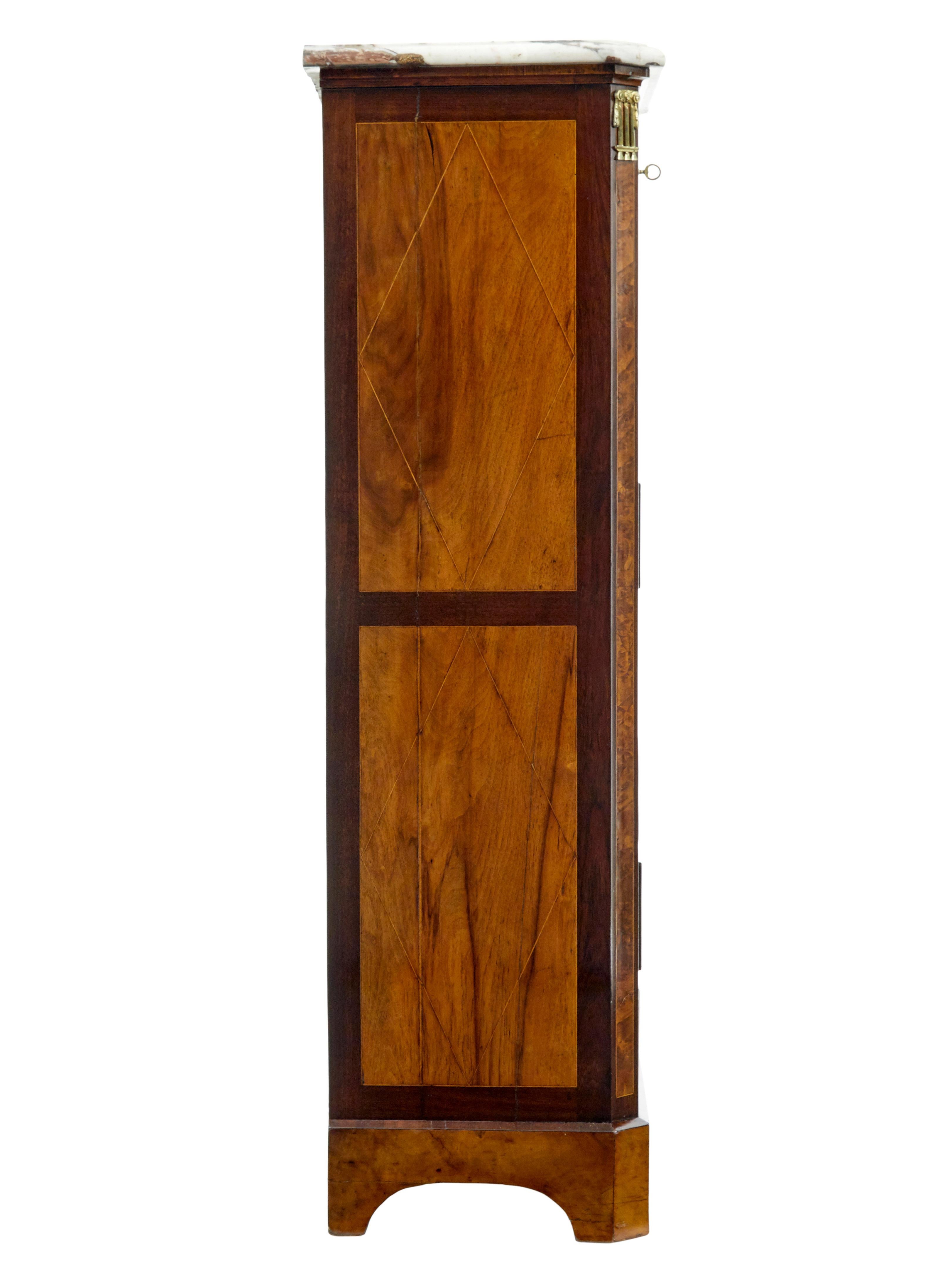 French 19th century inlaid walnut chest of drawers with marble top In Good Condition For Sale In Debenham, Suffolk
