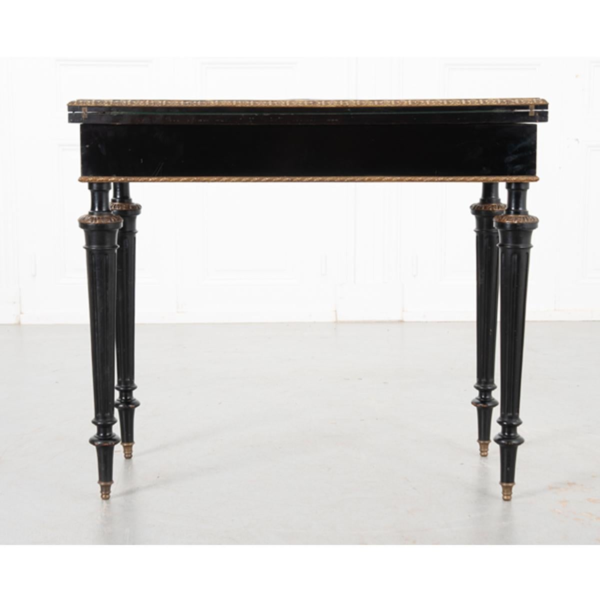 Table à jeux en marqueterie et ébène du 19ème siècle en vente 4