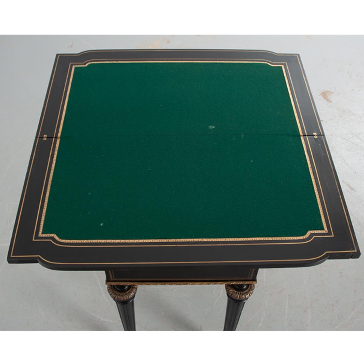 Table à jeux en marqueterie et ébène du 19ème siècle en vente 6