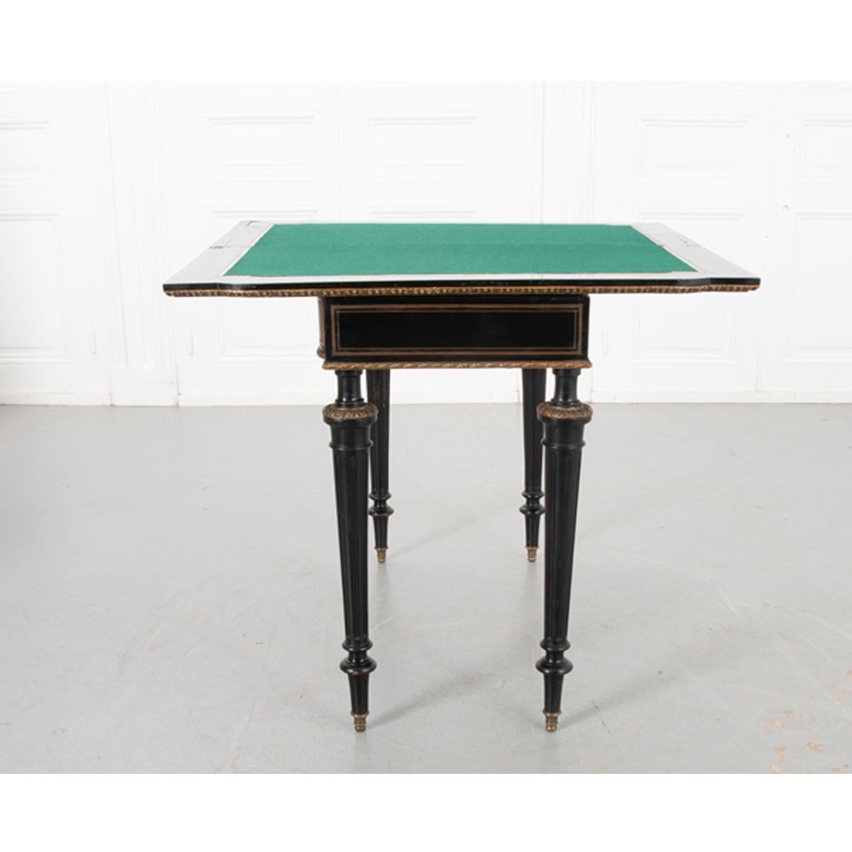 Table à jeux en marqueterie et ébène du 19ème siècle en vente 1