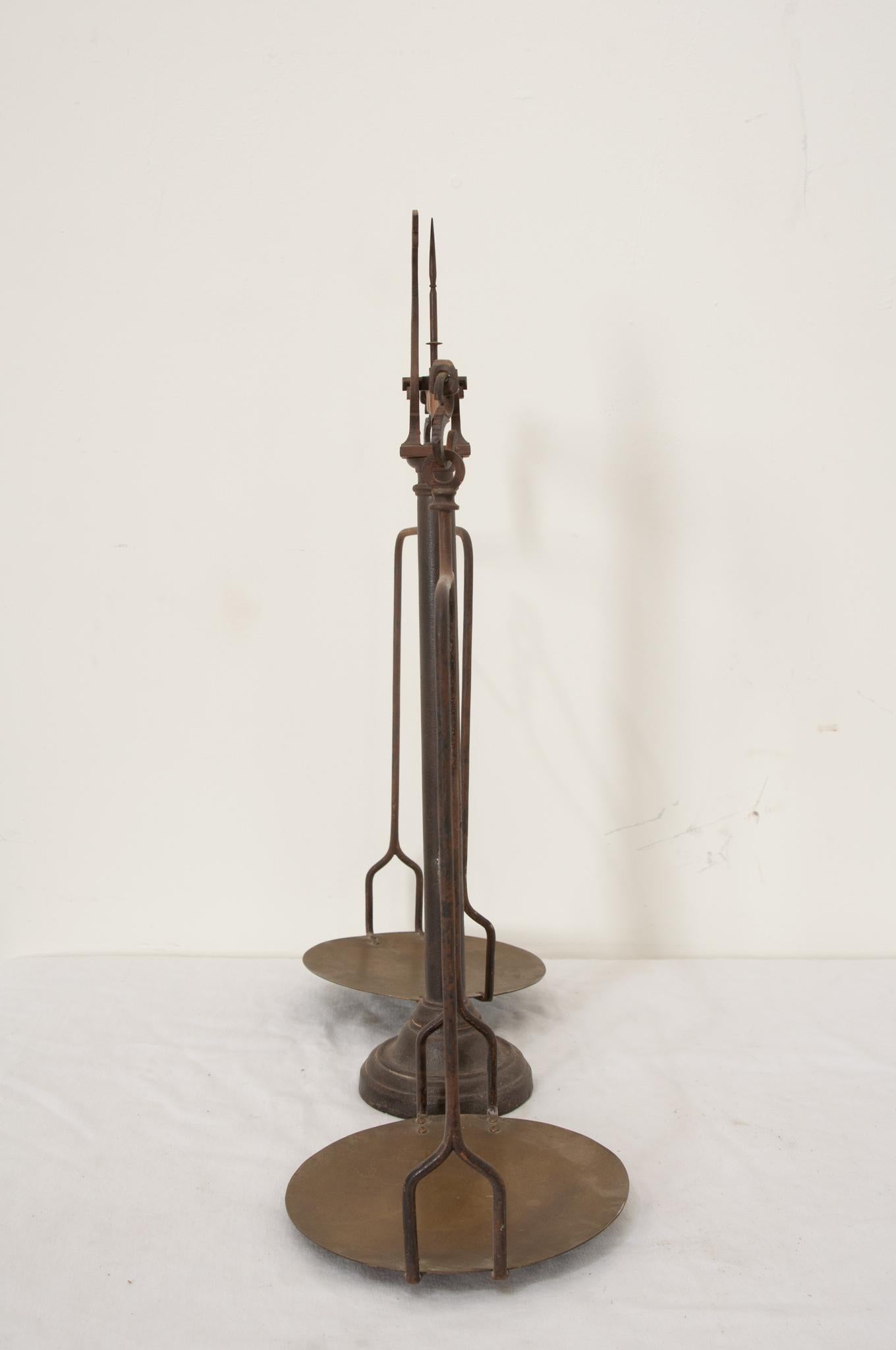 French 19th Century Iron & Brass Tabletop Scale In Good Condition In Baton Rouge, LA