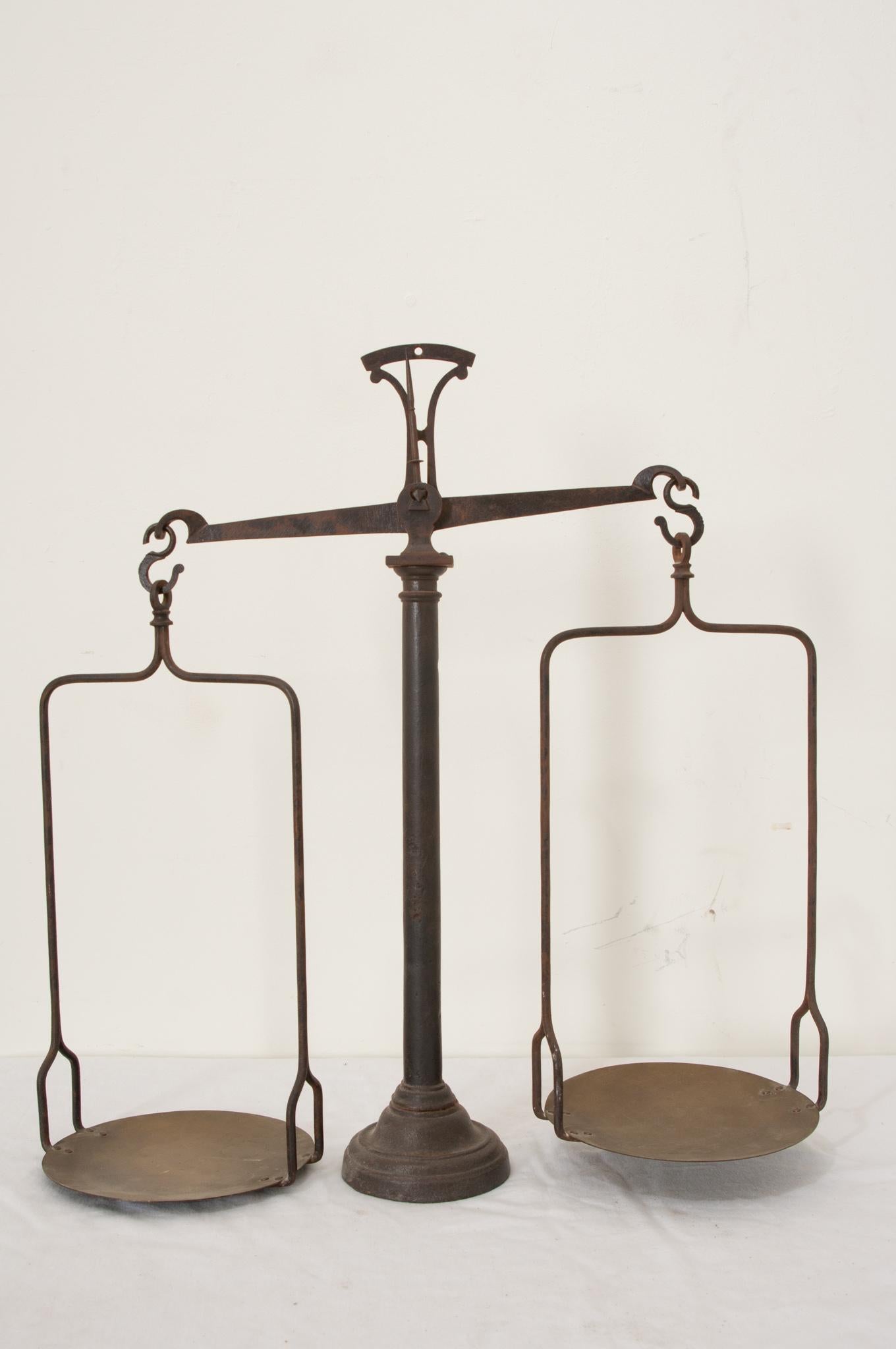 French 19th Century Iron & Brass Tabletop Scale For Sale 1