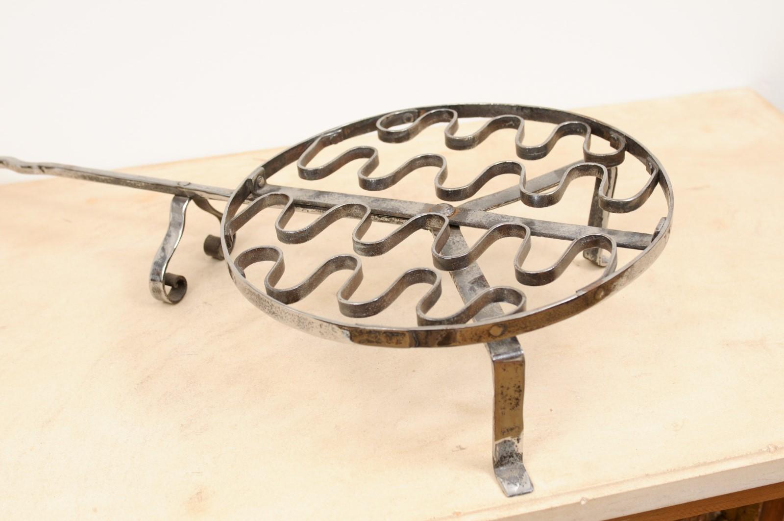 French 19th Century Iron Fireplace Grill with Petite Feet and Long Handle For Sale 1