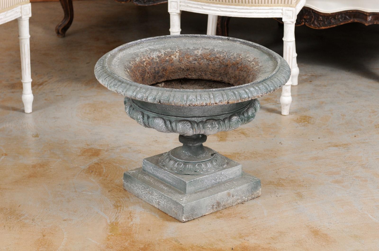French 19th Century Iron Jardinière with Ovoid Motifs and Distressed Patina 7
