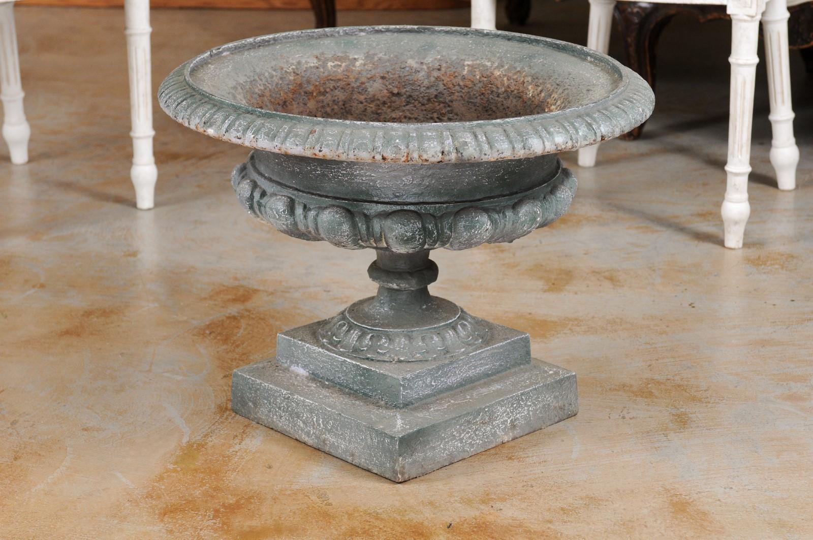 French 19th Century Iron Jardinière with Ovoid Motifs and Distressed Patina 9