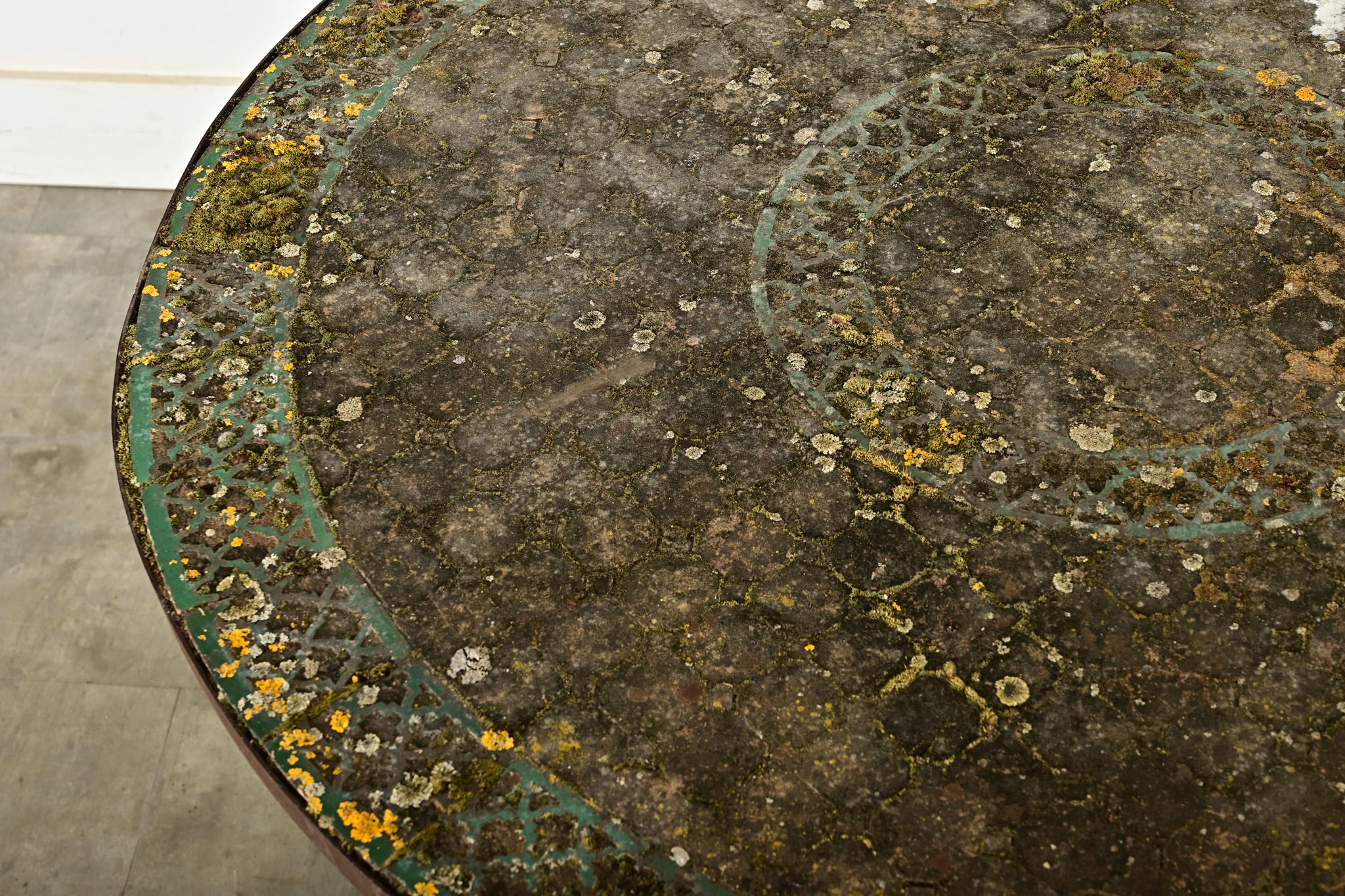 Französischer Gartentisch aus Eisen und Mosaik aus dem 19. im Zustand „Gut“ im Angebot in Baton Rouge, LA