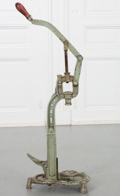 Francese, XIX secolo, tappo per vino in ferro