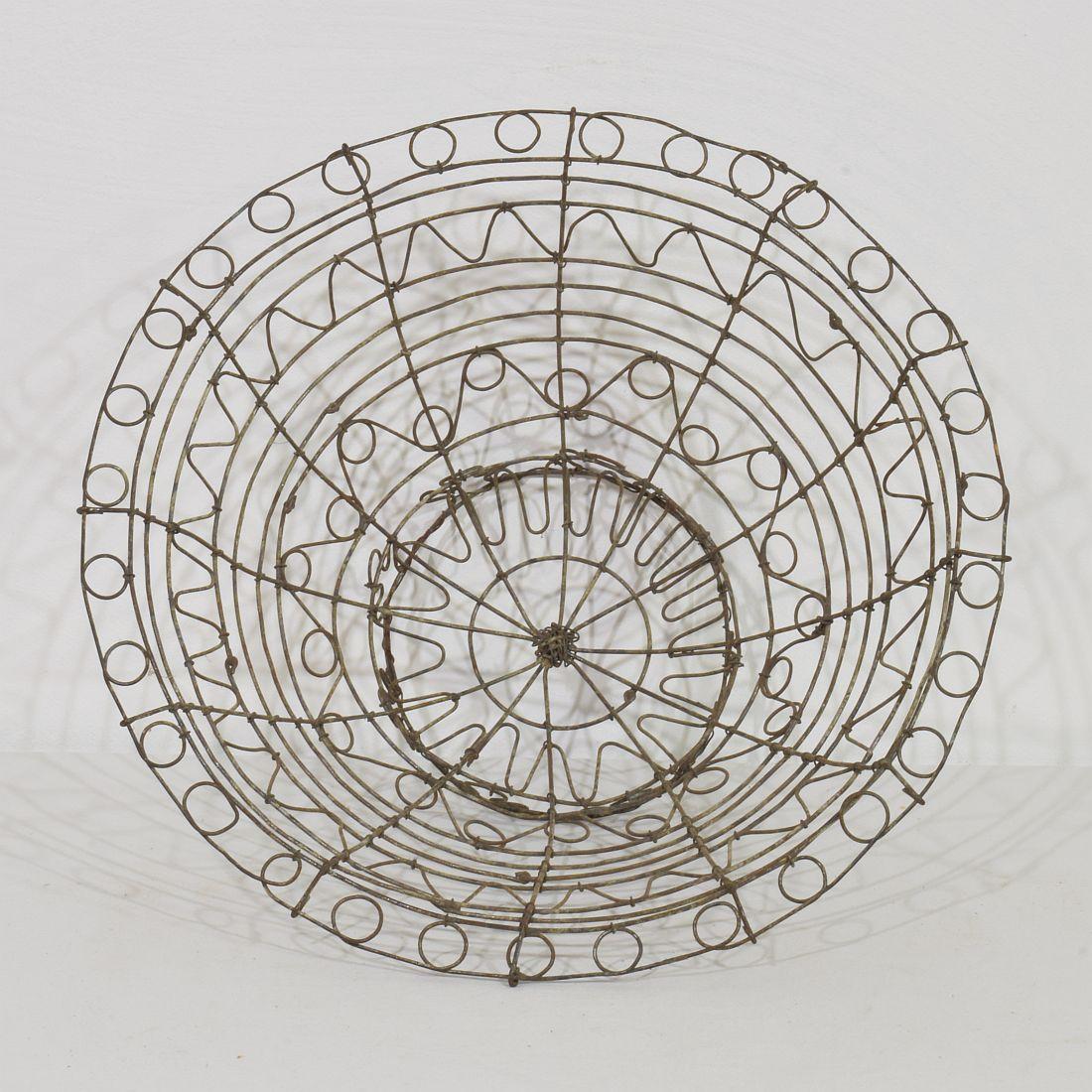 Ferro Cesto in ferro francese del XIX secolo in vendita