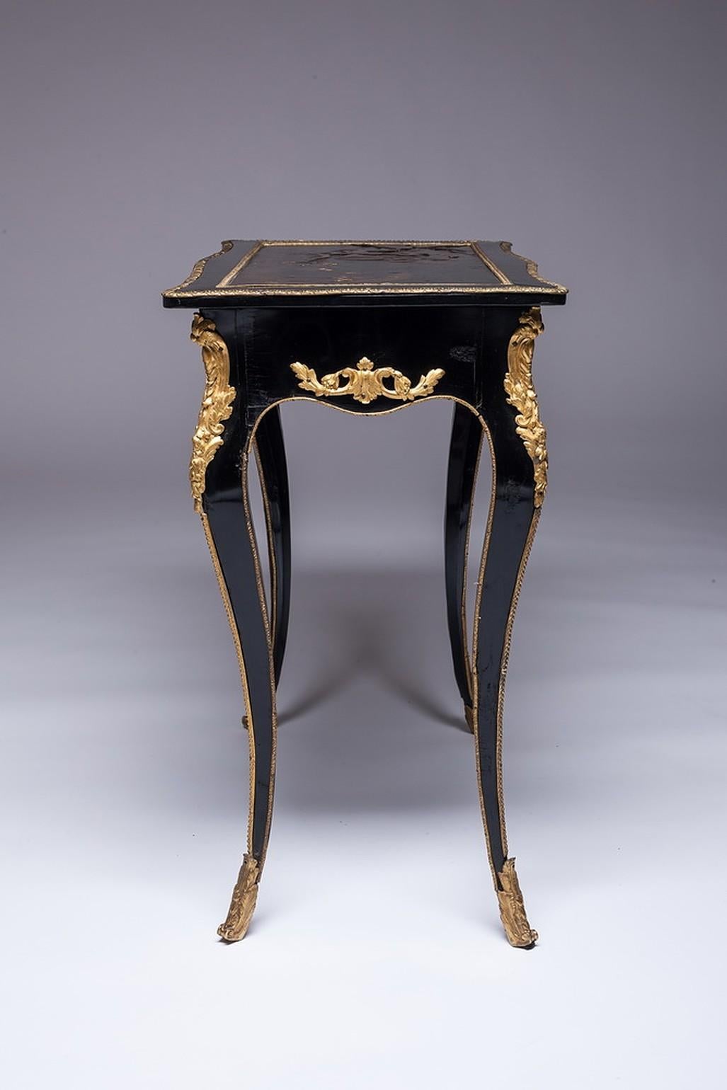French 19th Century Japanese Lacquer Bureau Plat in Napoleon III Style For Sale 2