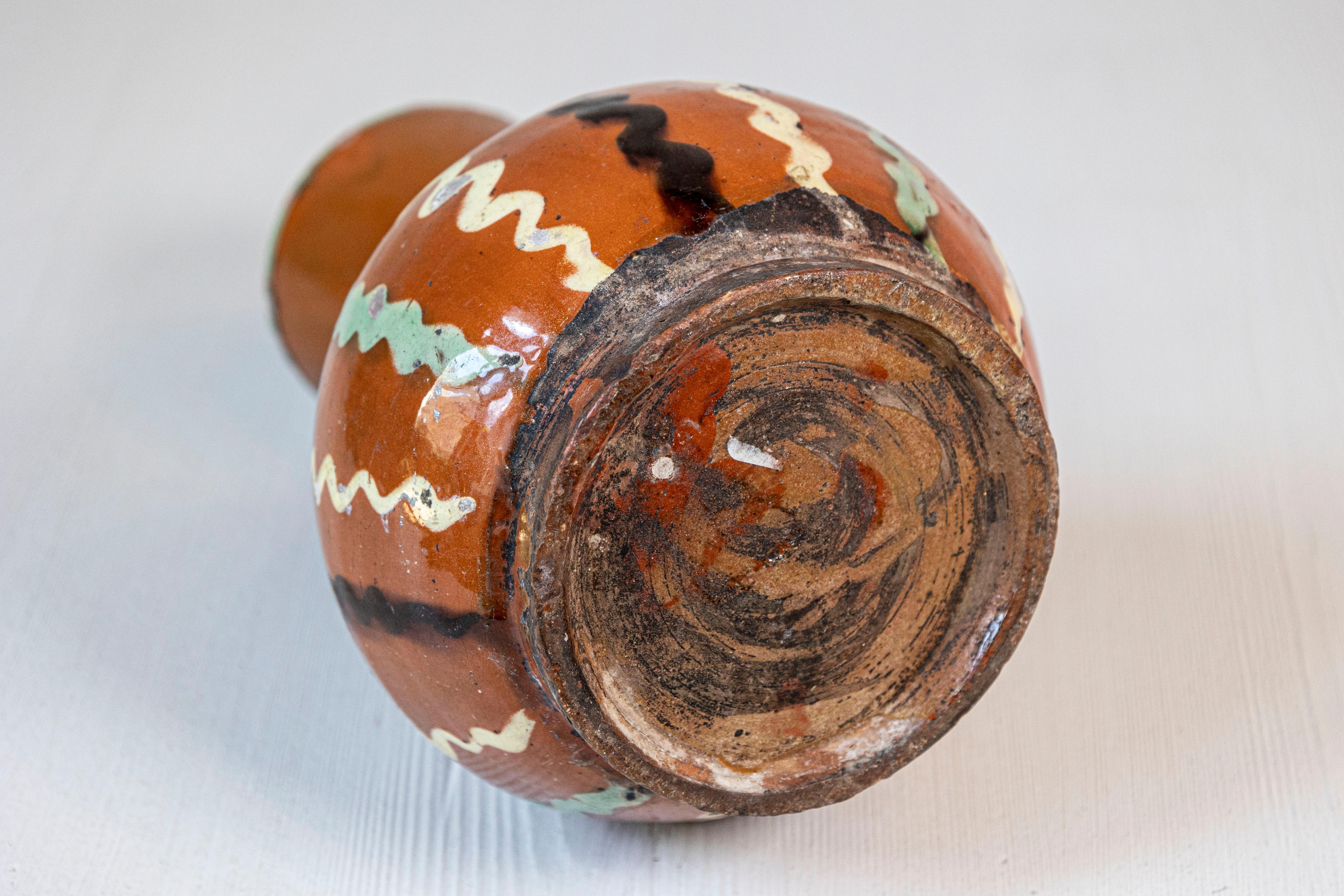 XIXe siècle Pichet à vin en poterie Jaspe française du 19ème siècle avec glaçure rouille, décor ondulé en vente