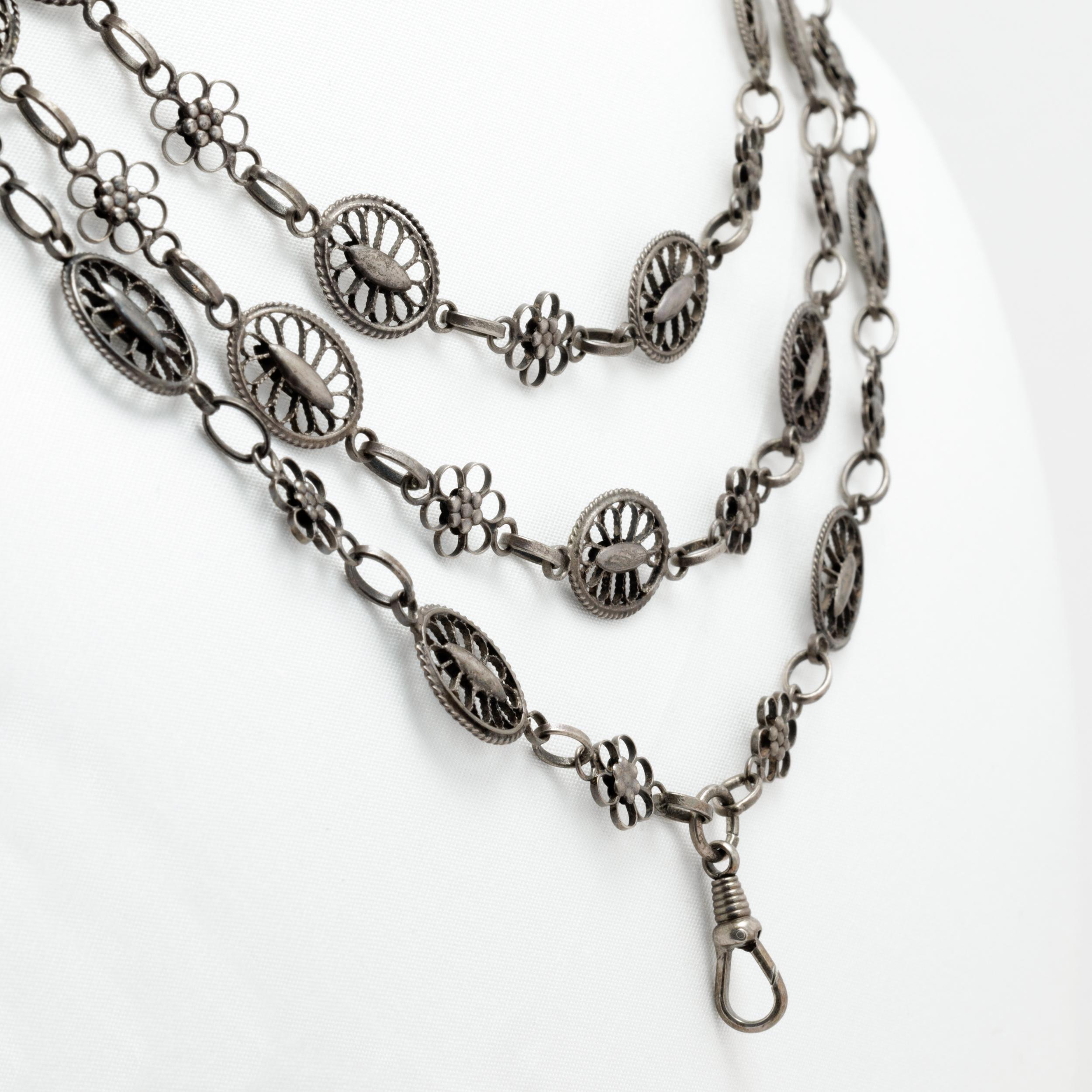 French 19th Century Lacey Silver Muff Chain Sautoir In Good Condition In New York, NY