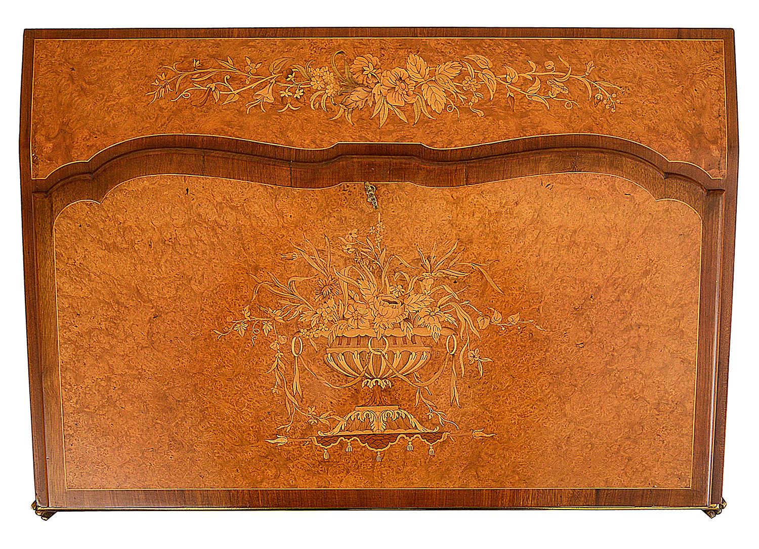 Schreibtisch für Damen aus dem 19. Jahrhundert (Furnier) im Angebot