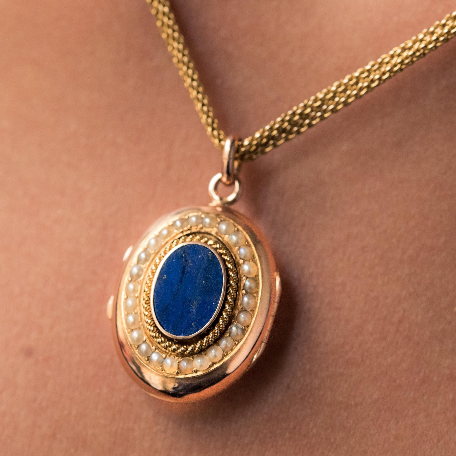 French 19th Century Lapis Lazuli Natural Pearls 18 Karat Gold Medallion Necklace In Good Condition In Poitiers, FR