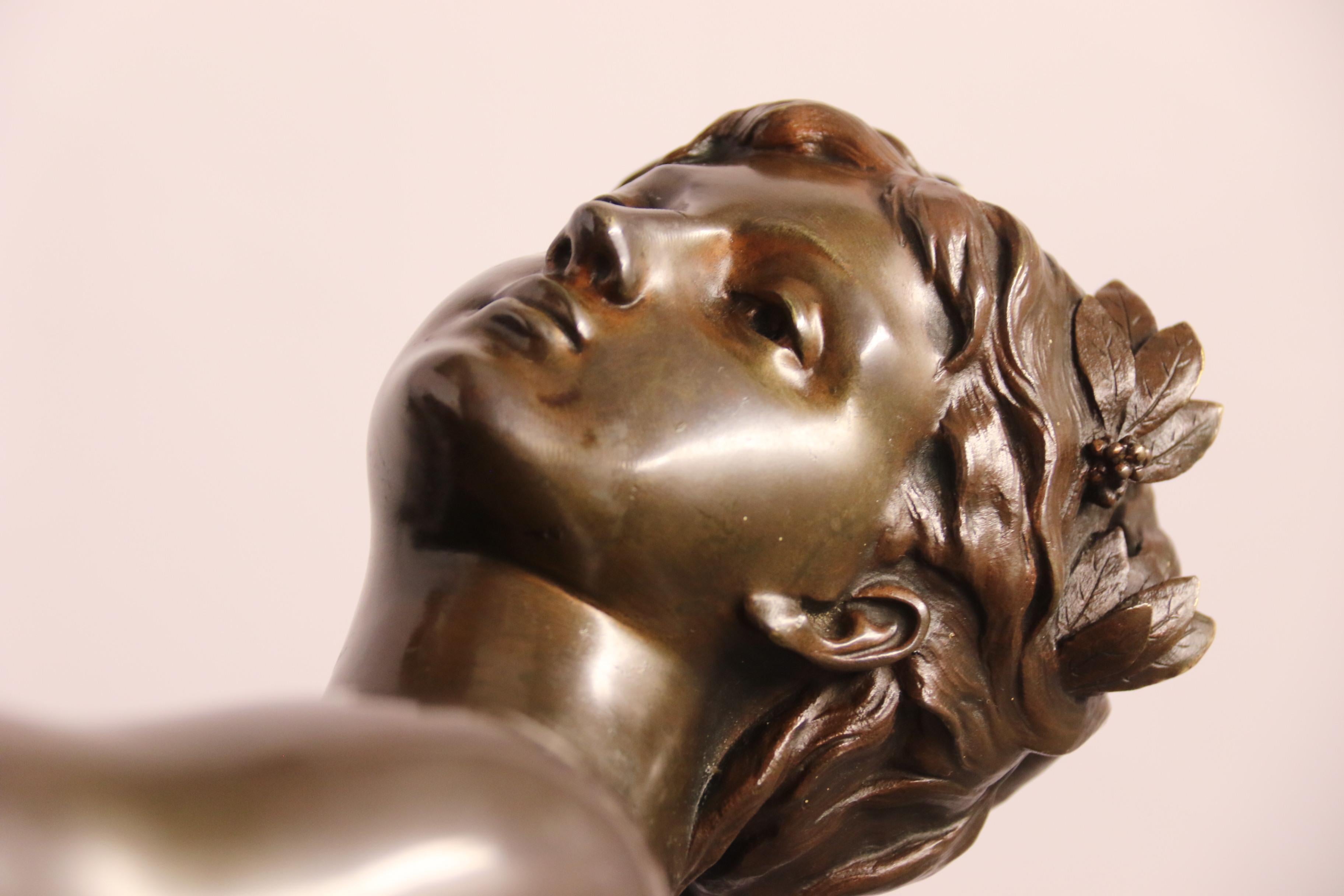 French 19th Century Large Classical Bronze Study of a Female Artist by Jp Aube In Good Condition In Central England, GB