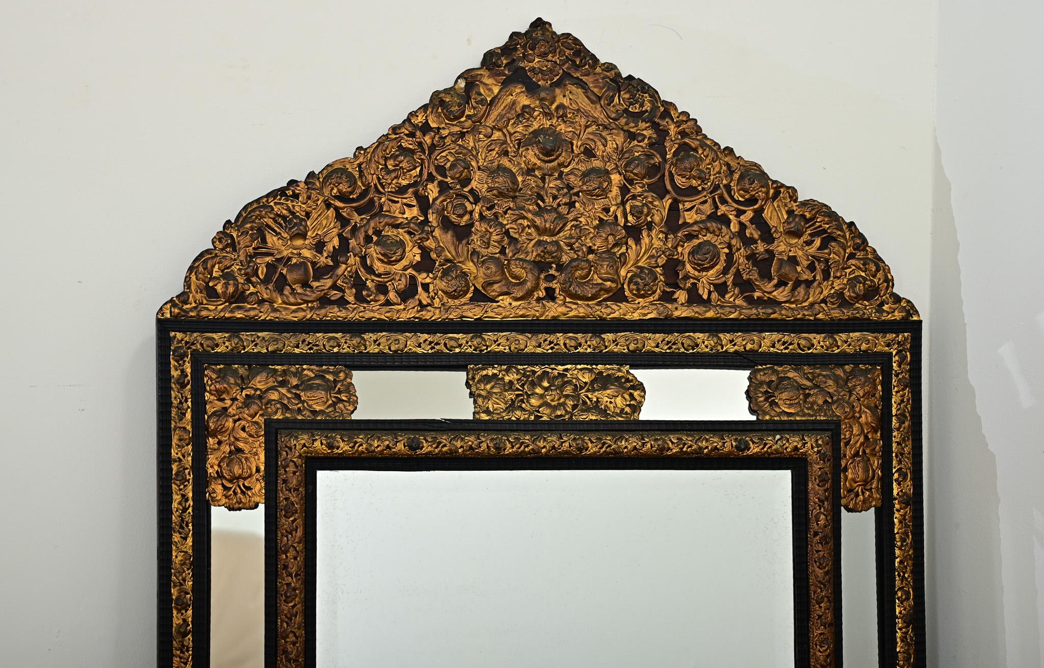 Gran espejo de cojín francés del siglo XIX Napoleón III en venta