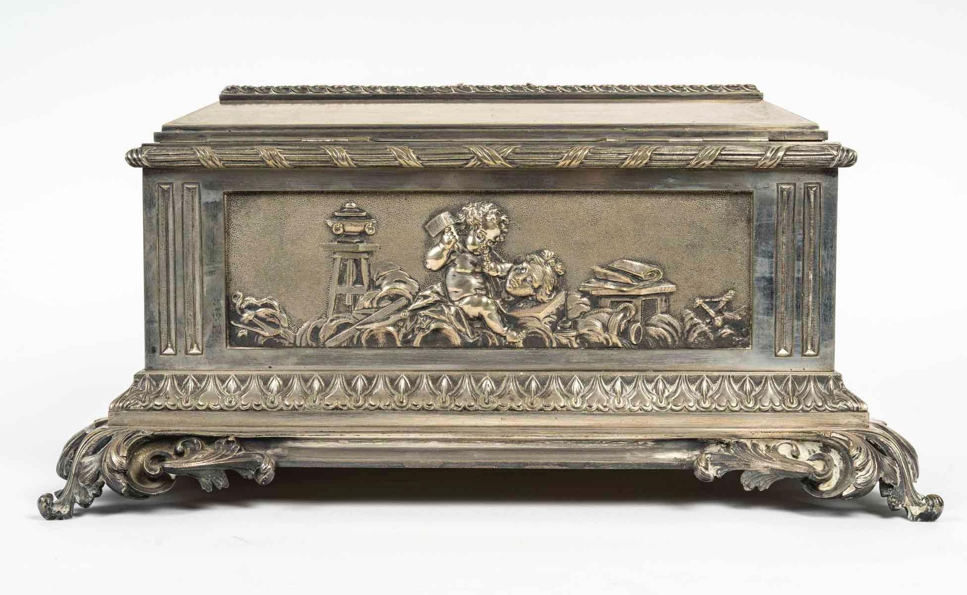 French 19th Century Large Jewelry Casket After Clodion In Good Condition For Sale In Saint-Ouen, FR